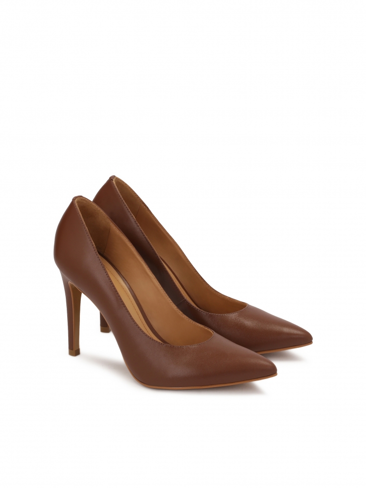 Brown pointed-toe pumps
