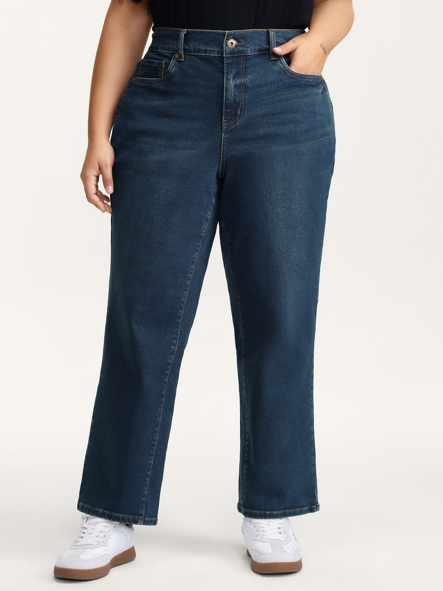 Retro Wash Stretchy Waist Straight-Leg Jeans