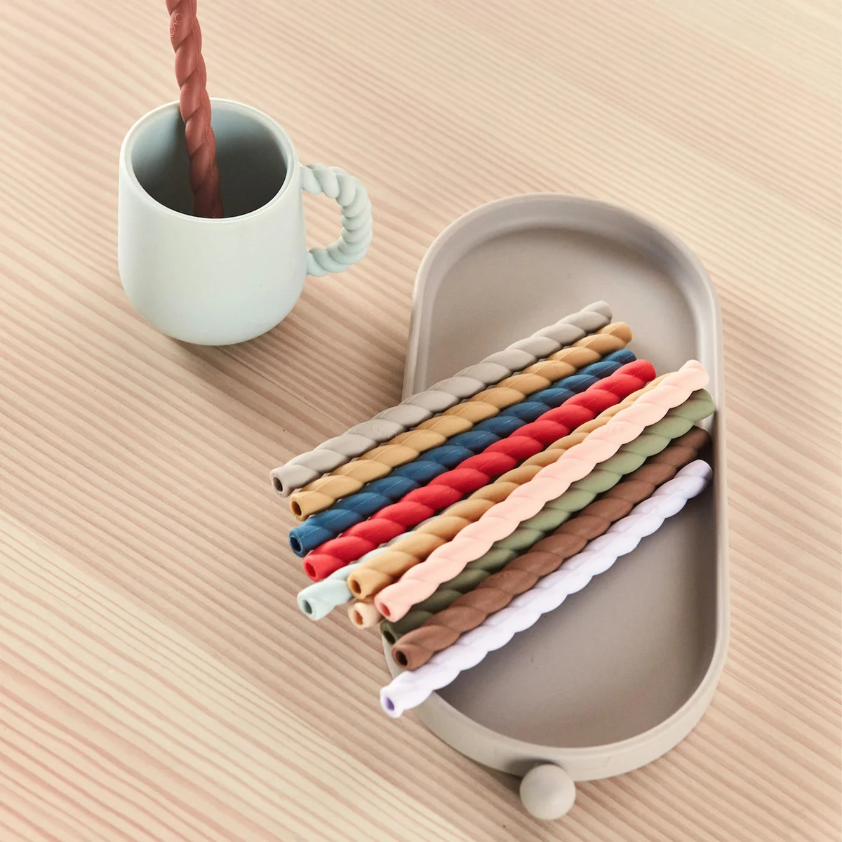 OYOY - Mellow Silikon-Trinkhalm Ø 1 cm, caramel / blue (6er-Set)