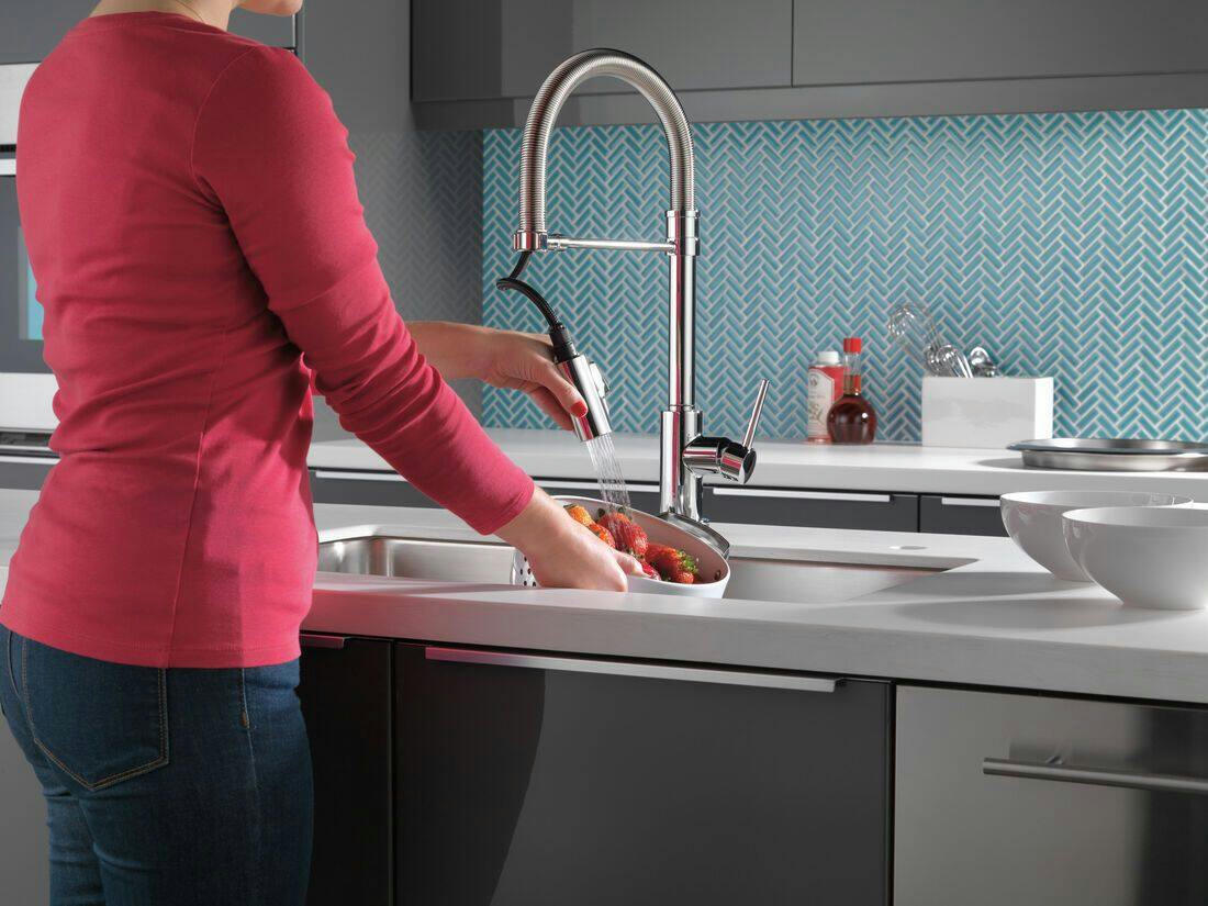 Delta Marley 1-Handle Pull-Down Spring Spout Kitchen Faucet, Chrome