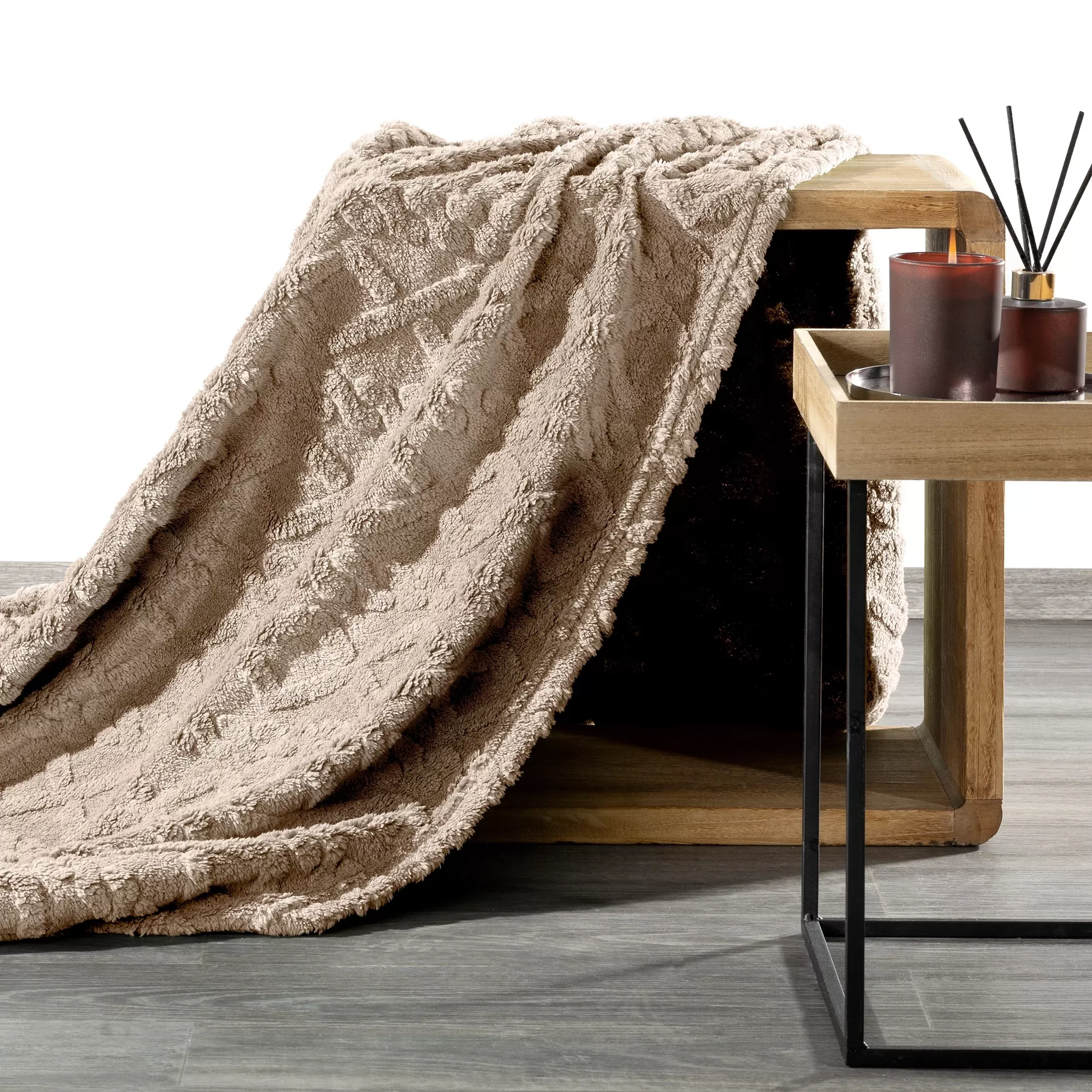 Koc 200x220 cm beżowy z ozdobnym plecionym warkoczem Design 91