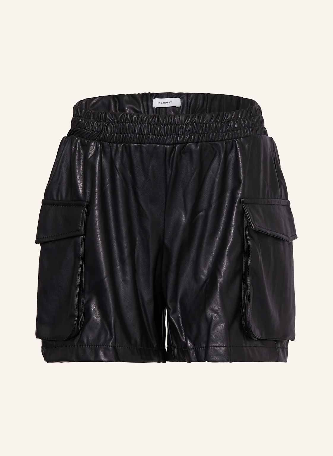 name it Cargoshorts in Lederoptik