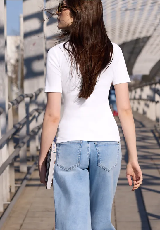 Basic T-Shirt in Rippstruktur