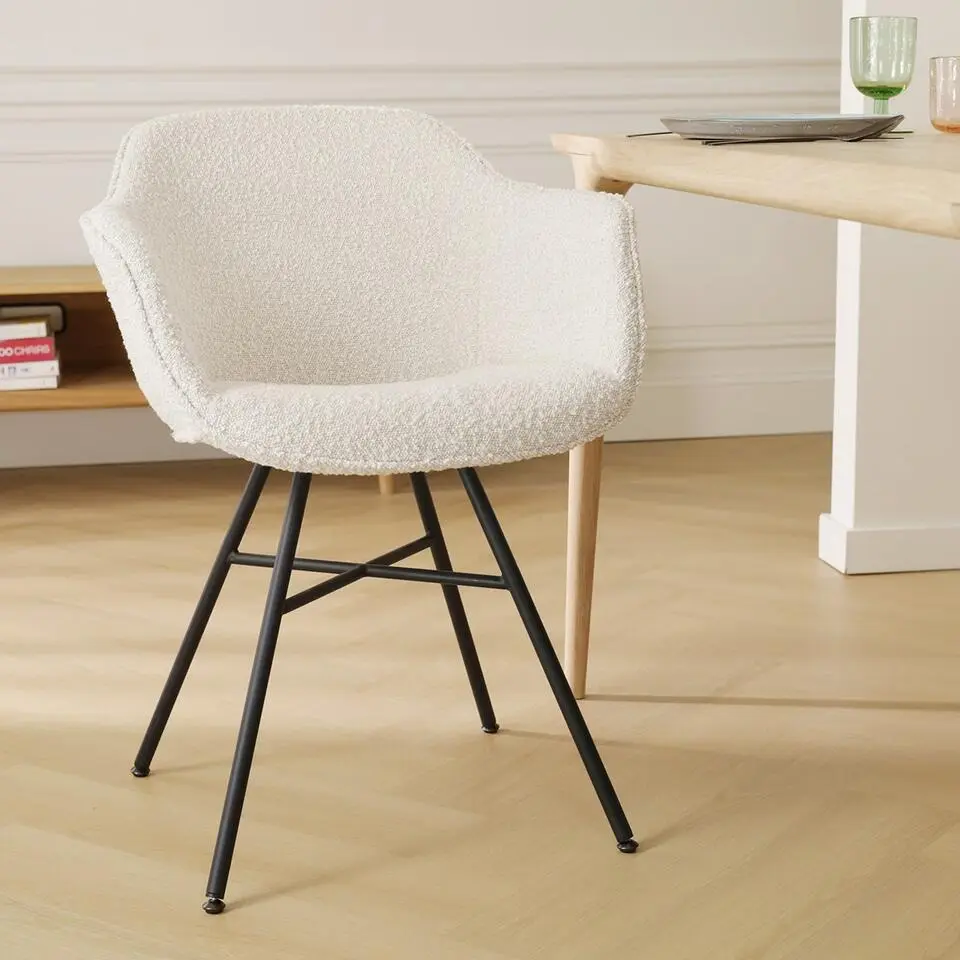 Nolon Noa-Mare Eetkamerstoel Boucl&eacute; Beige - Armleuning - Zwarte Poten