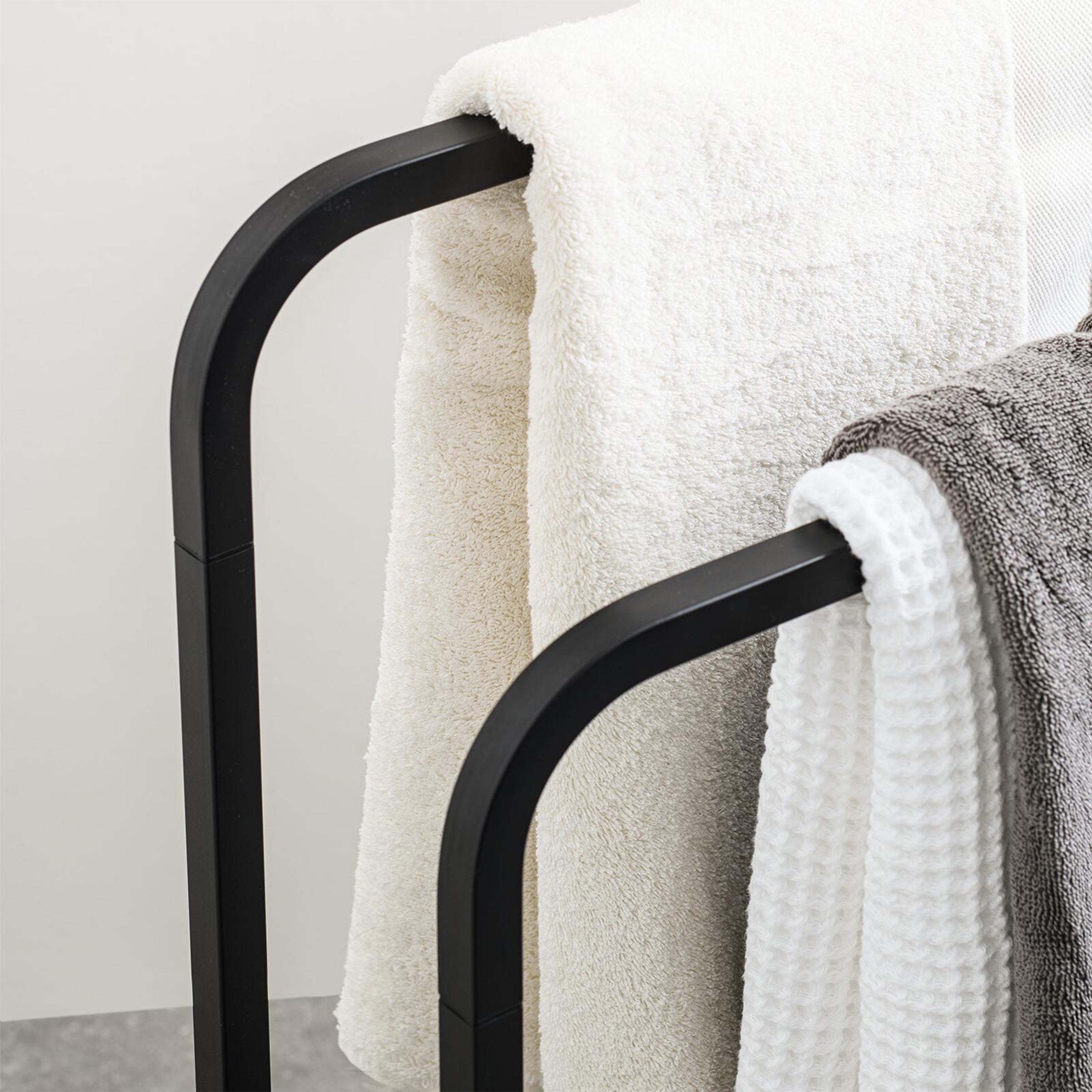 Sealskin Brix Vrijstaand Handdoekrek Gebogen - Zwart