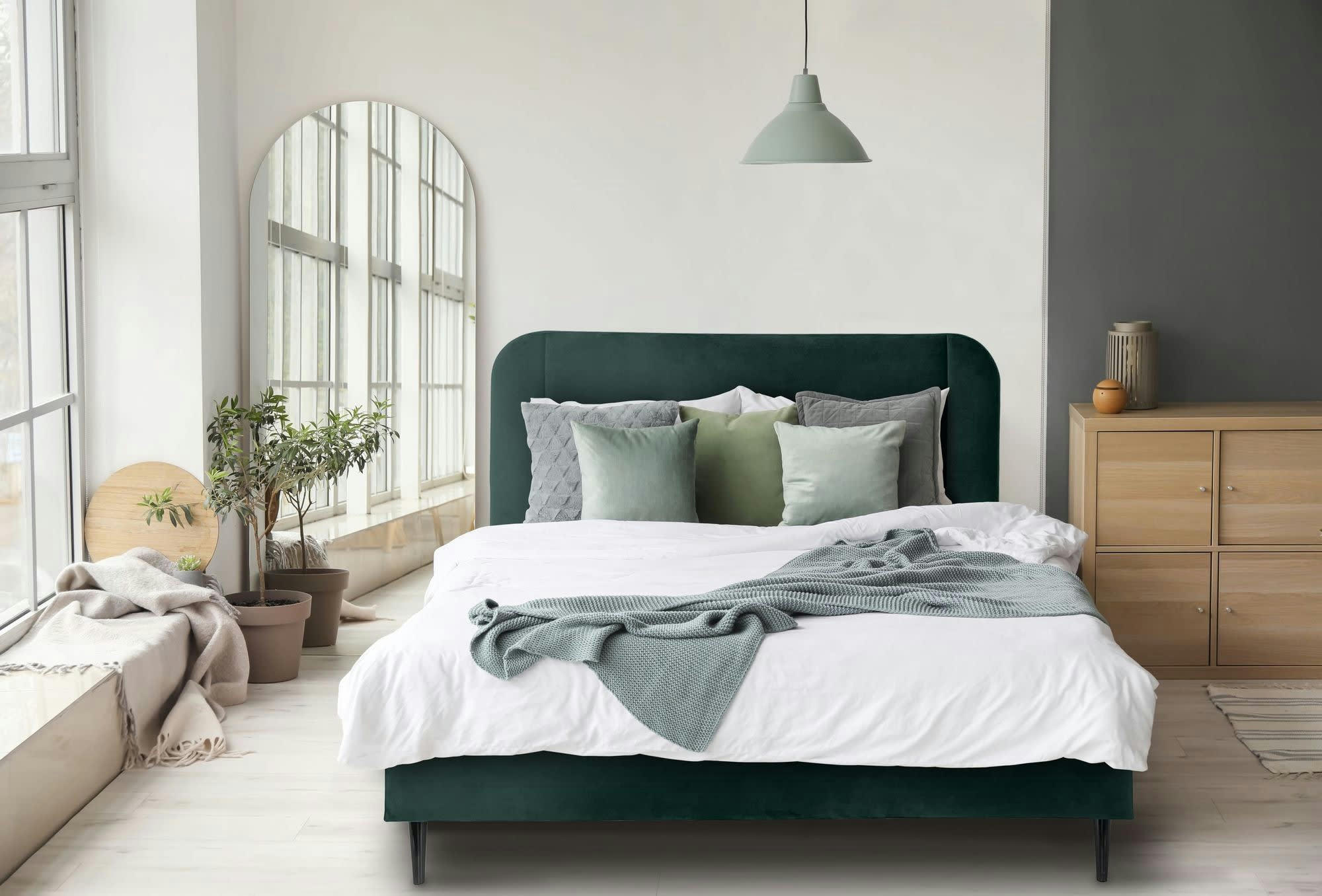 BRIANNA - Lit avec matelas 2 places  en velours vert bouteille 160x200