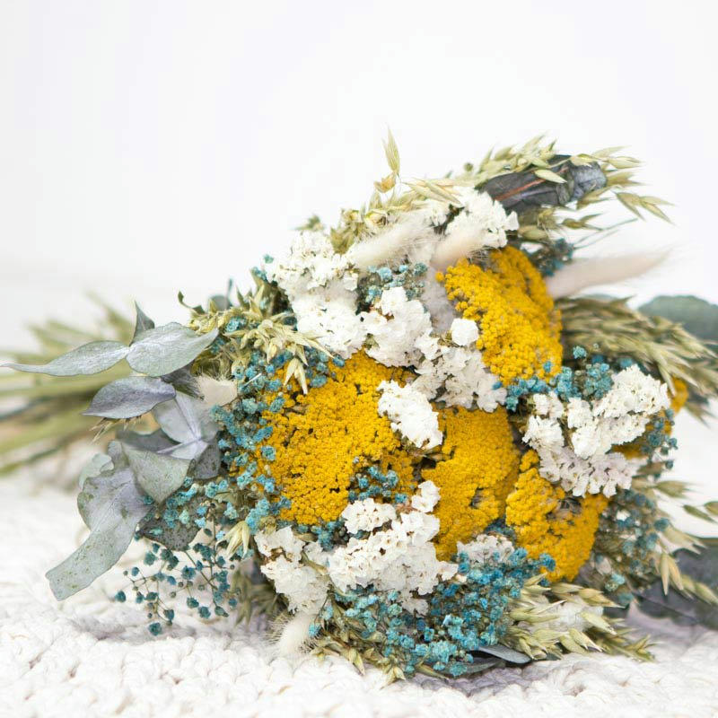 - Bouquet de fleurs séchées à base d'Achillea parker