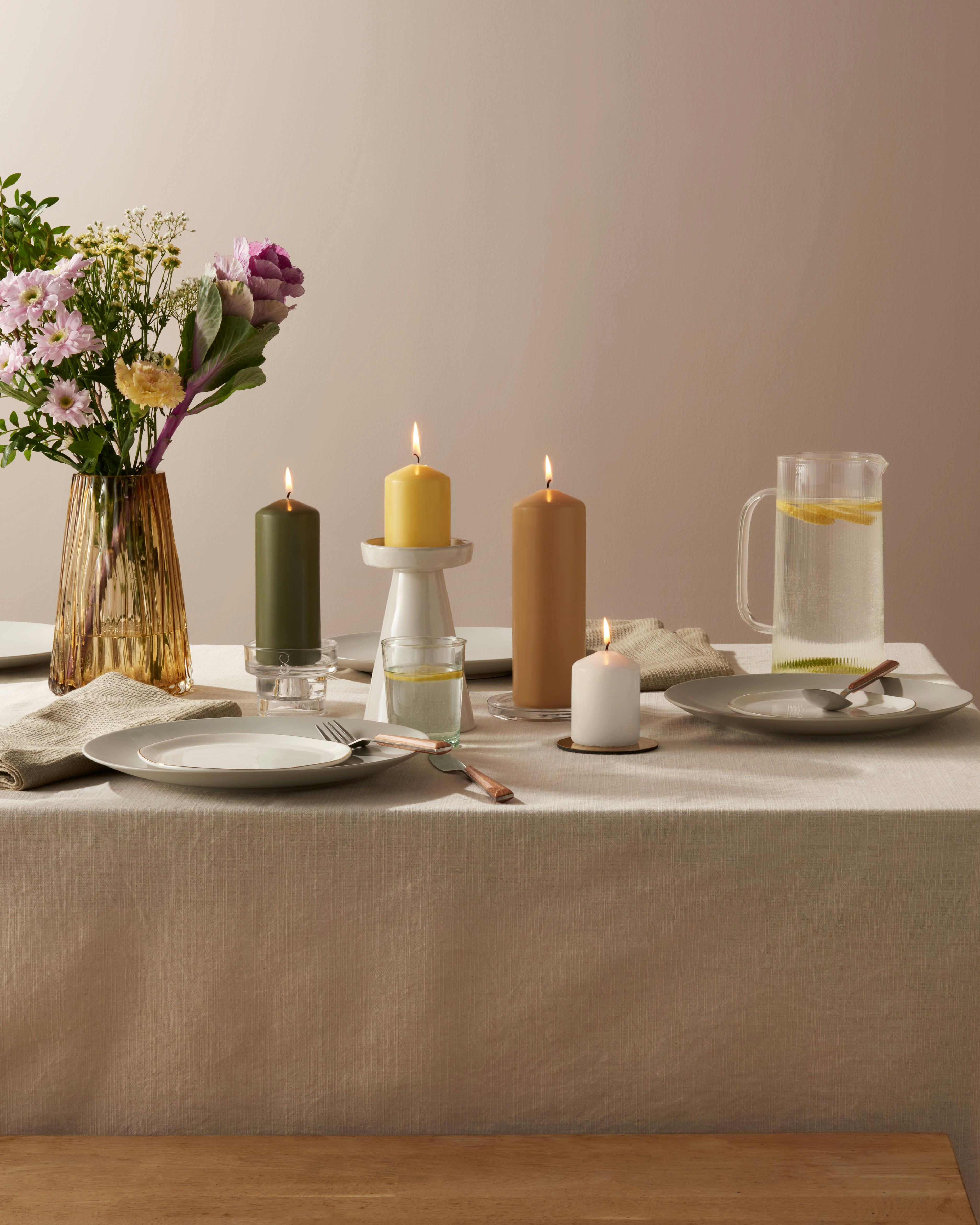 ESSENTIALS - 4 Bougies Piliers, Vert, 20 Cm