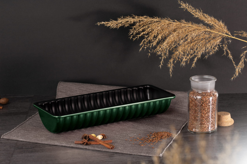 Karbowana forma blacha do pieczenia 31.5x12cm BERLINGER HAUS Emerald