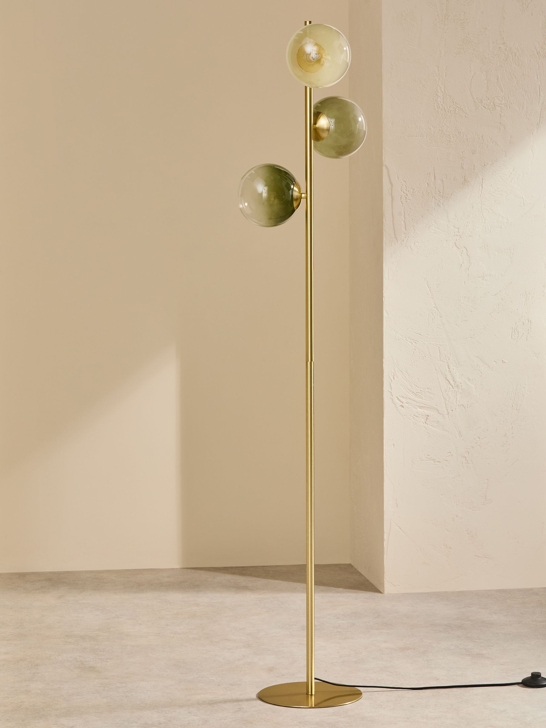 Globe Floor Lamp in Brass/Green Ombre