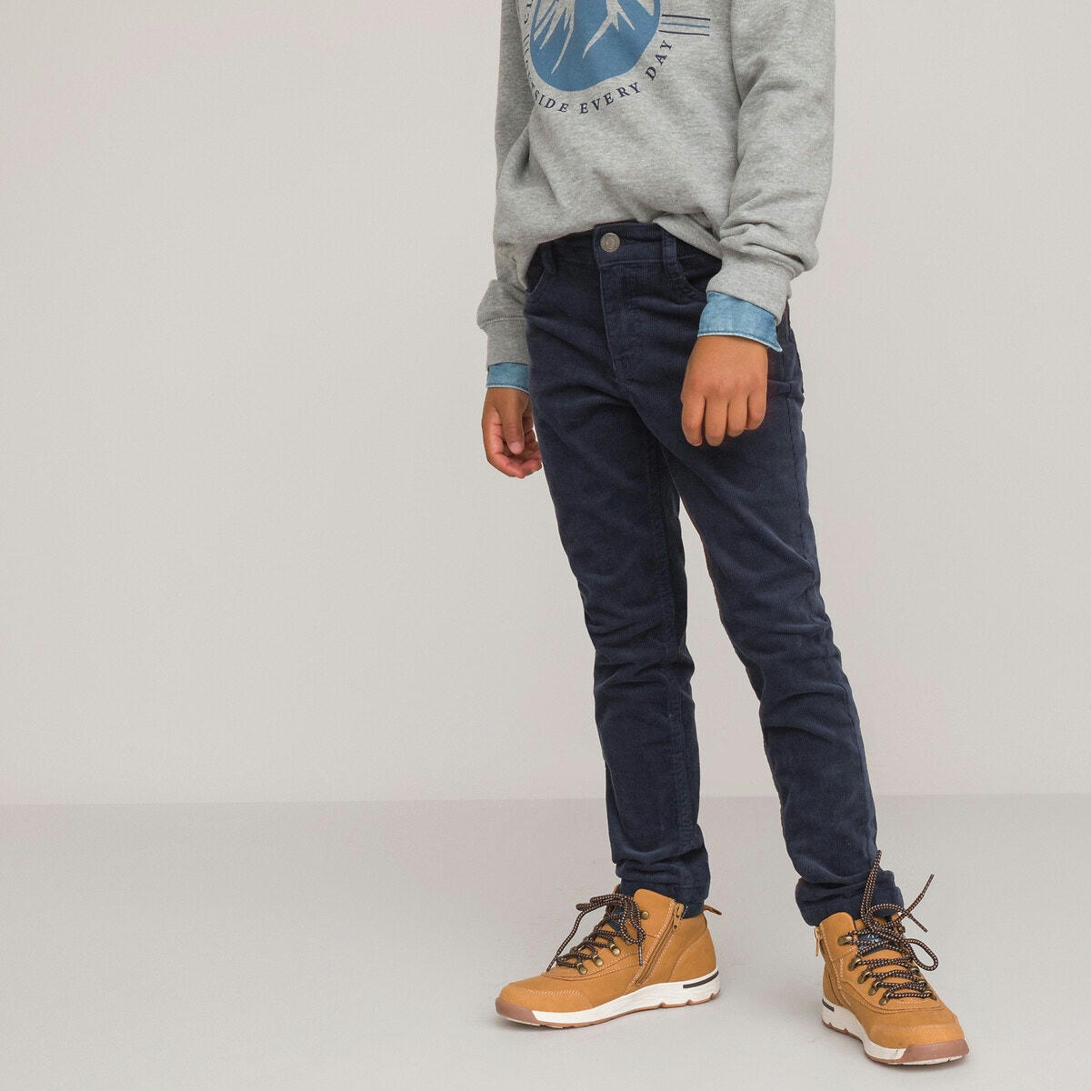 Pantalon slim en velours côtelé
