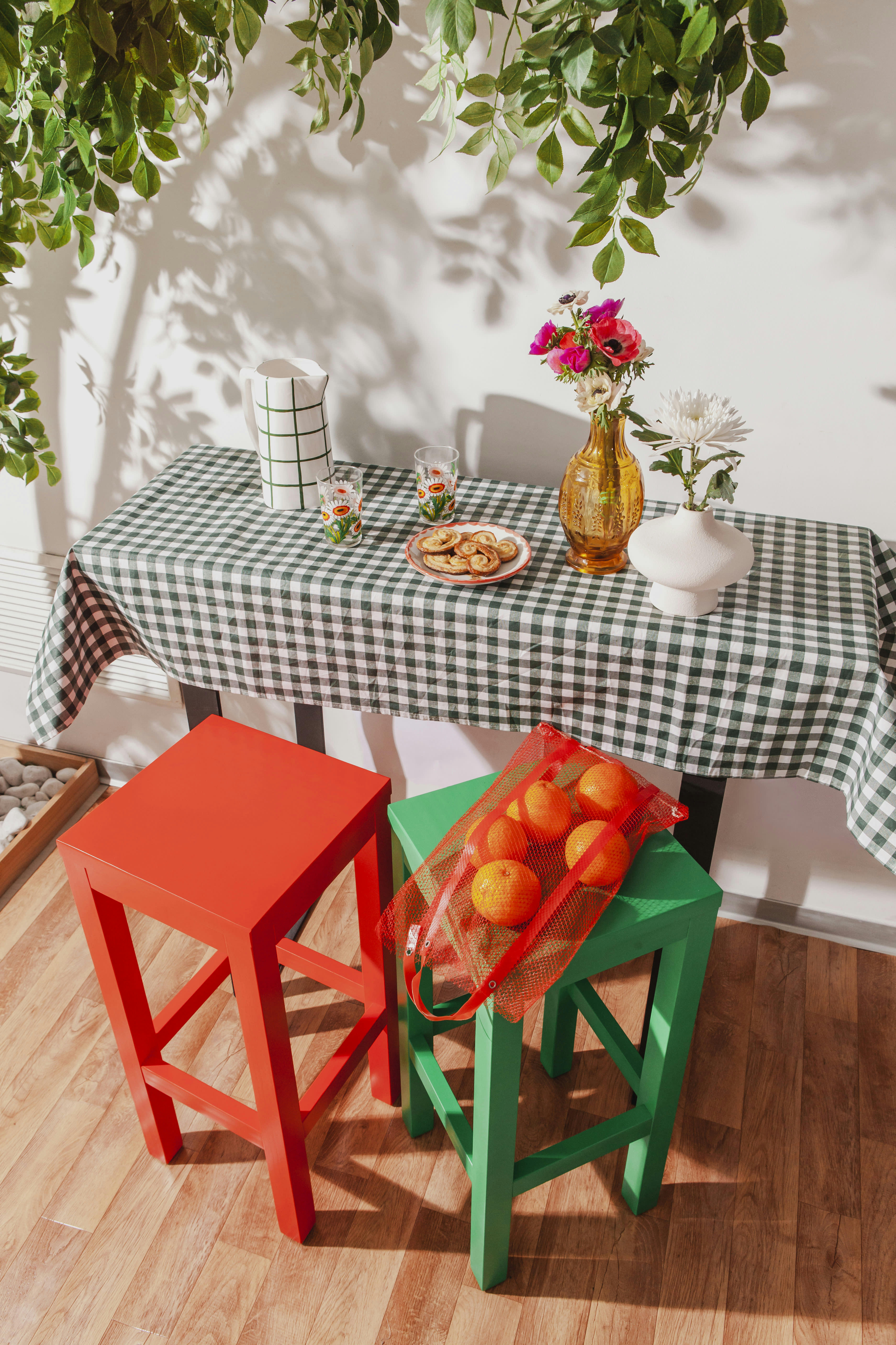 BLOCKIE-AXEL - Set 2 tabourets laqués en pin 75cm rouge flamme