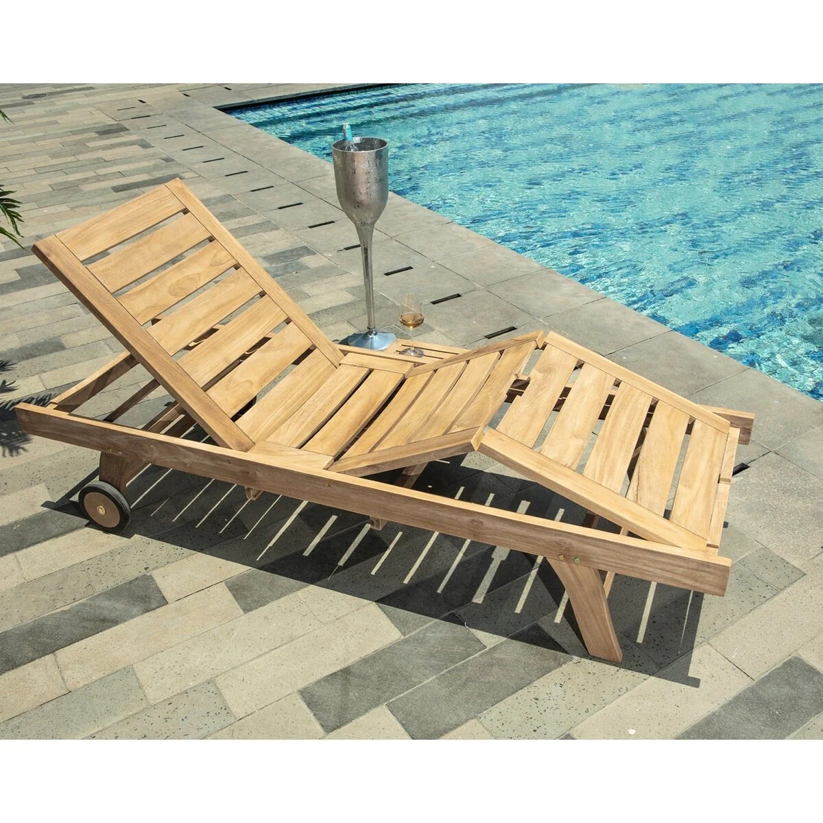 Nordic Style Teak Natural Outdoor Sun Lounger with Adjustable Seat and Side Table - N/A