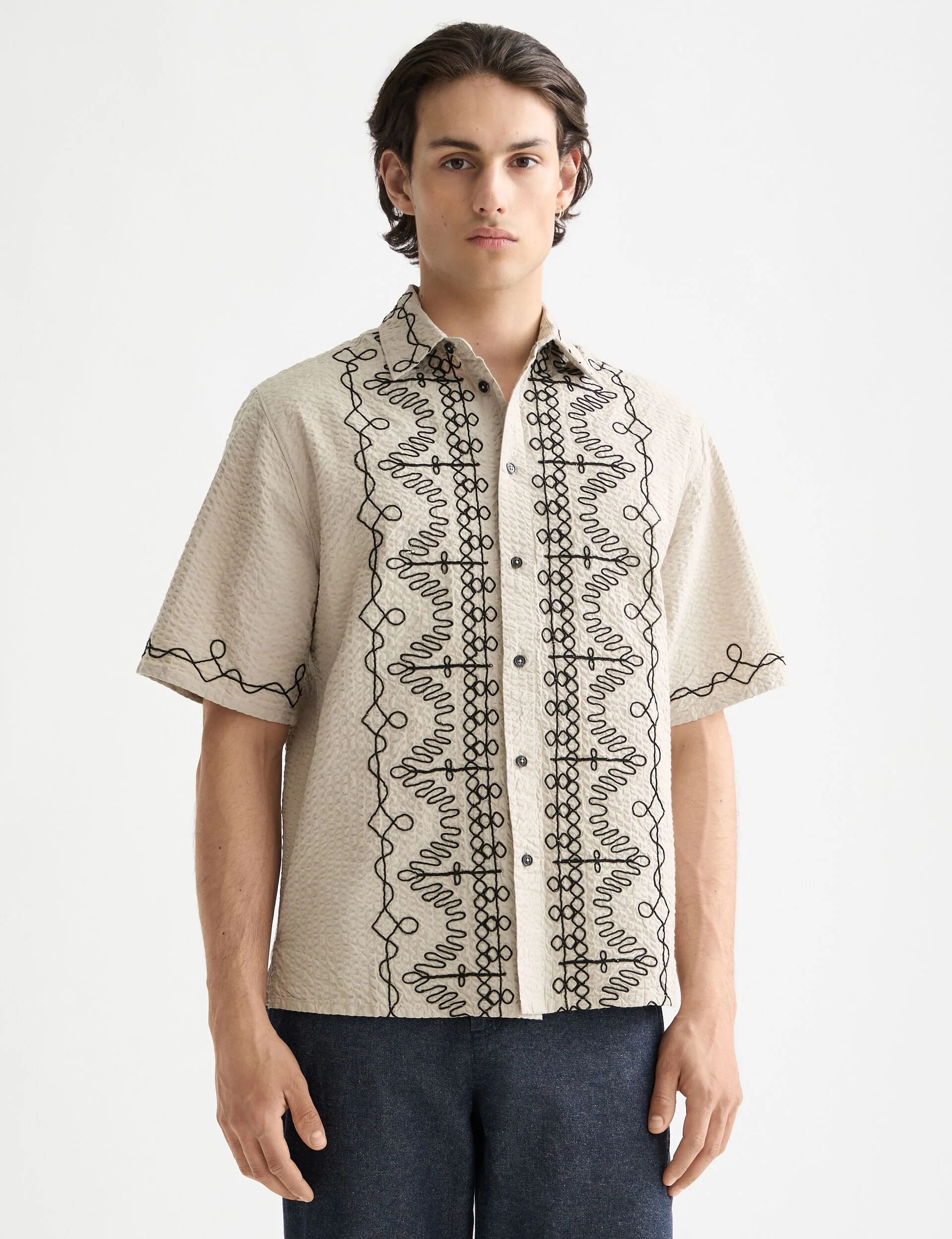 Embroidered short-sleeved shirt