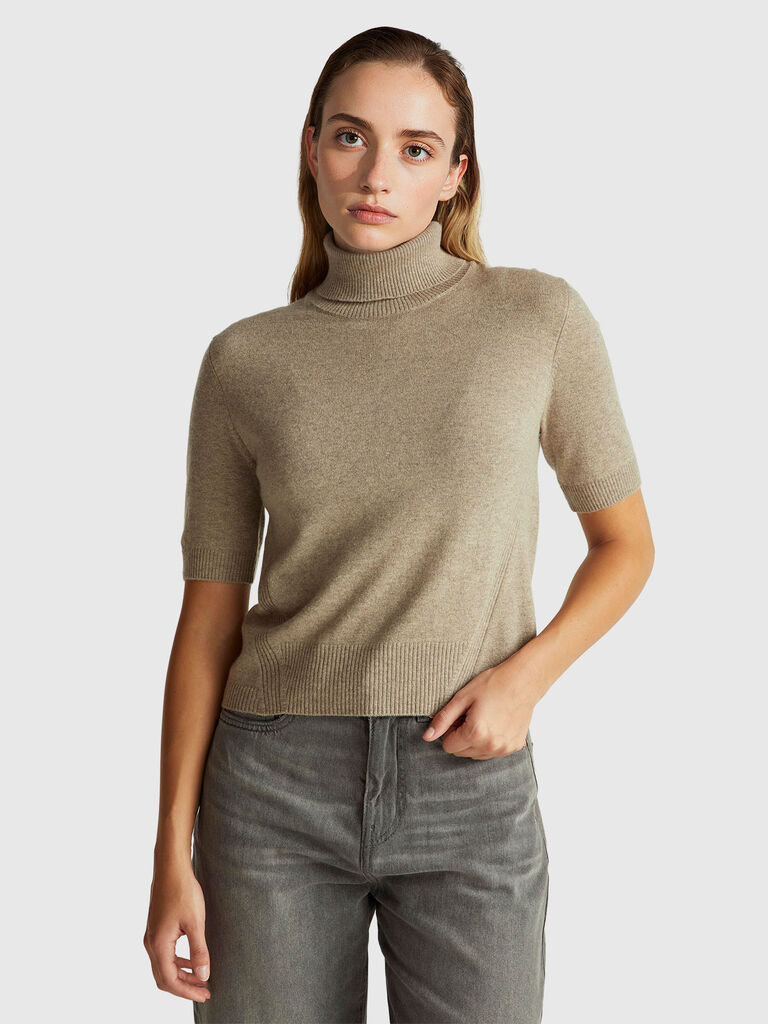 Beige short sleeve turtleneck in cashmere blend