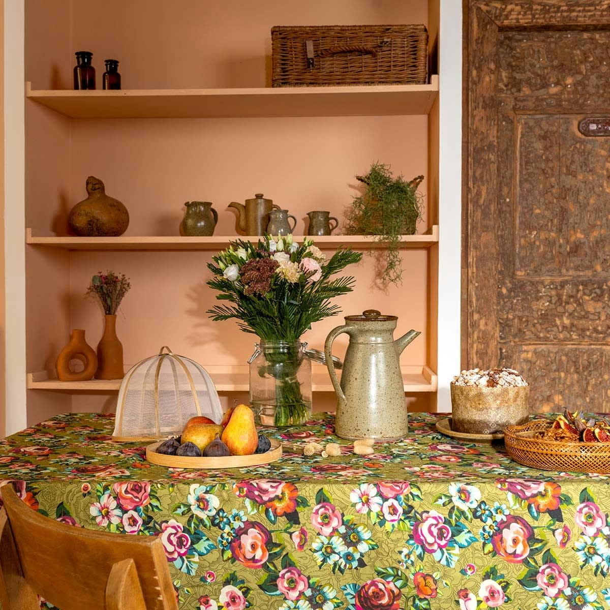 DEVI - Nappe grand format en coton imprimé fleuri dore 140x235