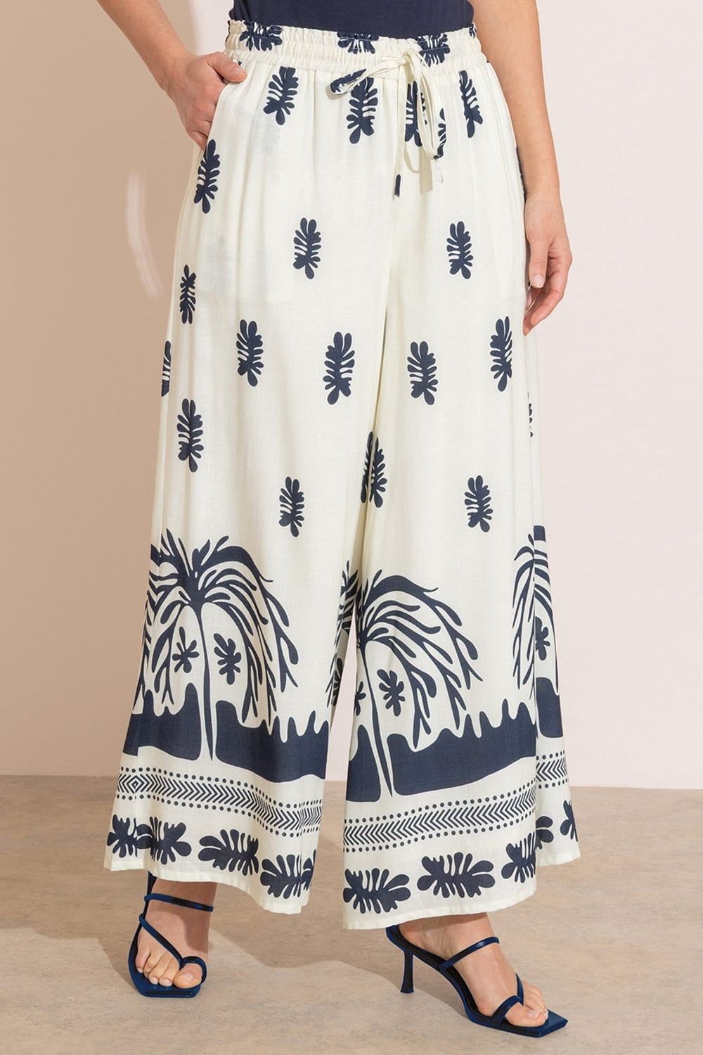 Klass. Printed Pull On Wide Leg Trousers