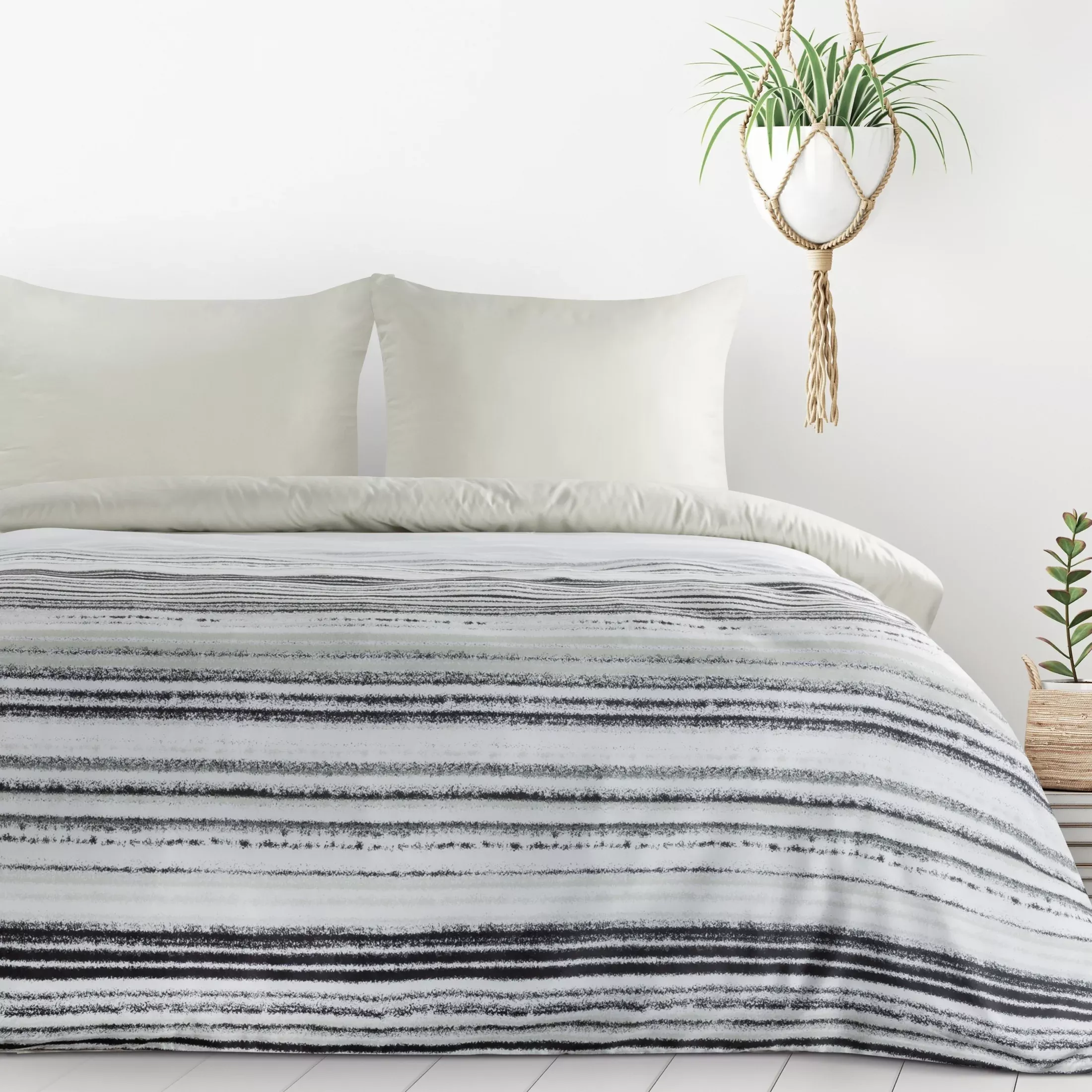 Pościel 220x200 cm komplet 3 częściowy z mikrowłókna kolor biały, grafitowy z motywem pasów VERANO3 Design 91