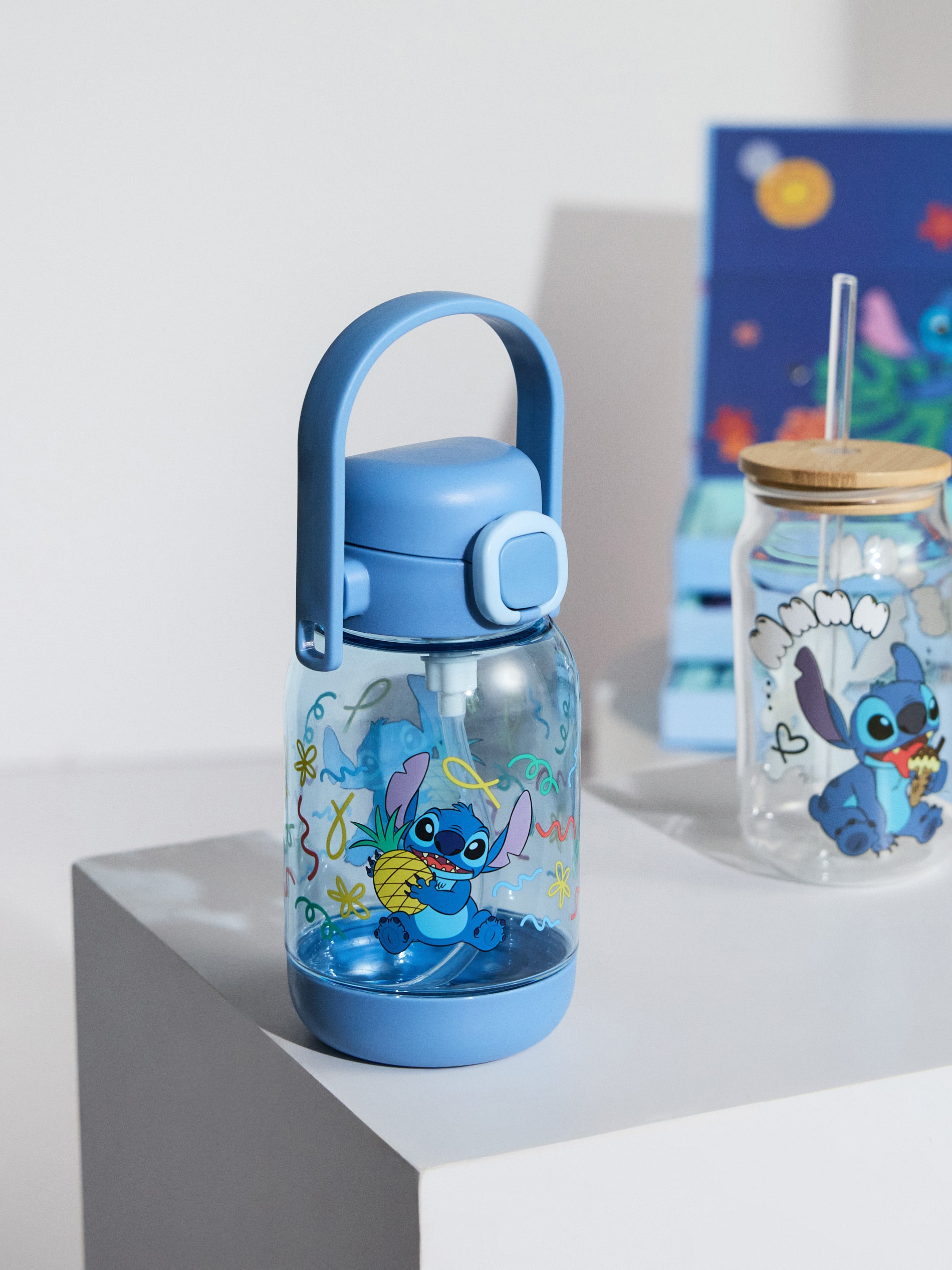 Bidon z uchwytem i słomką Stitch