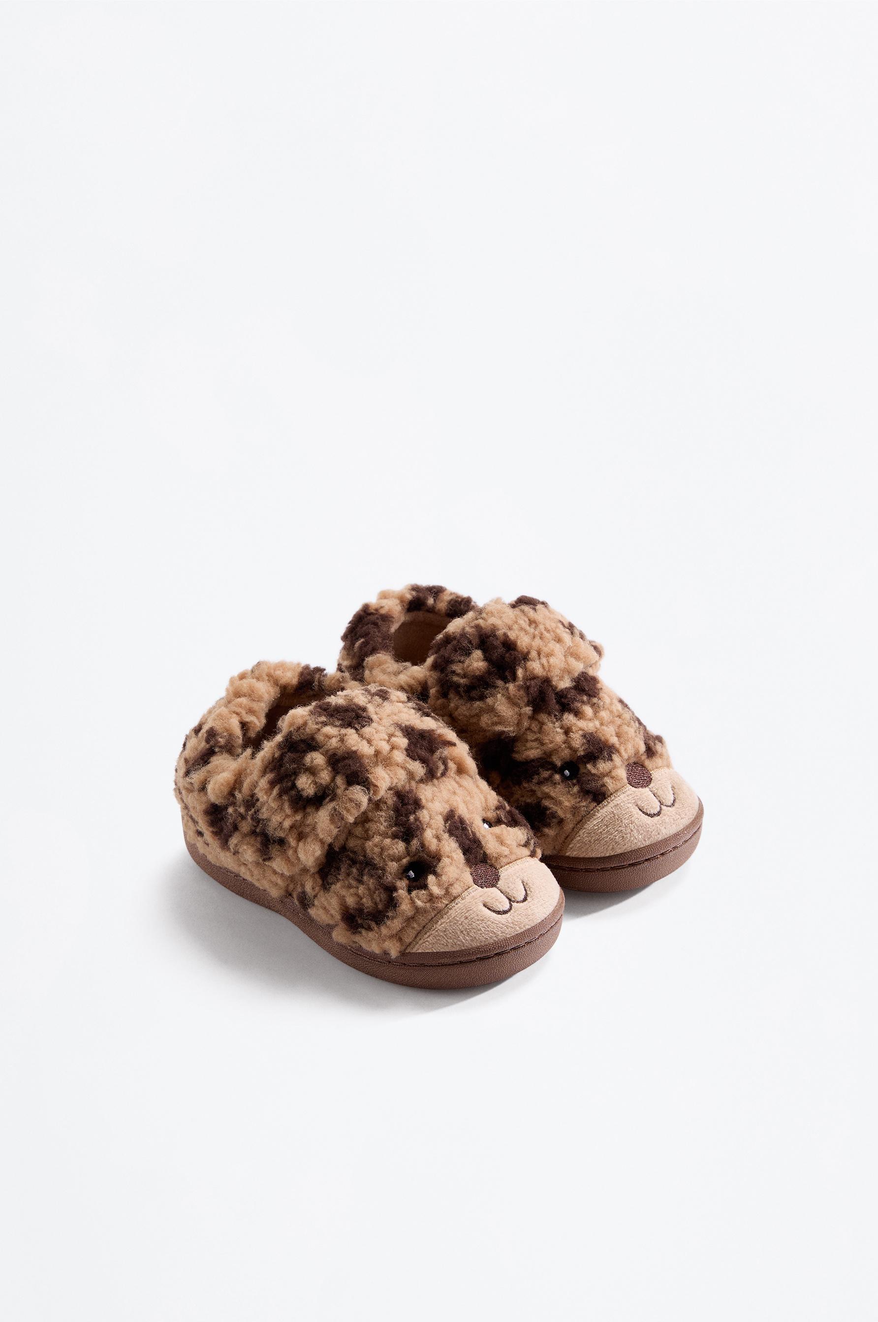 Zapatilla de casa osito