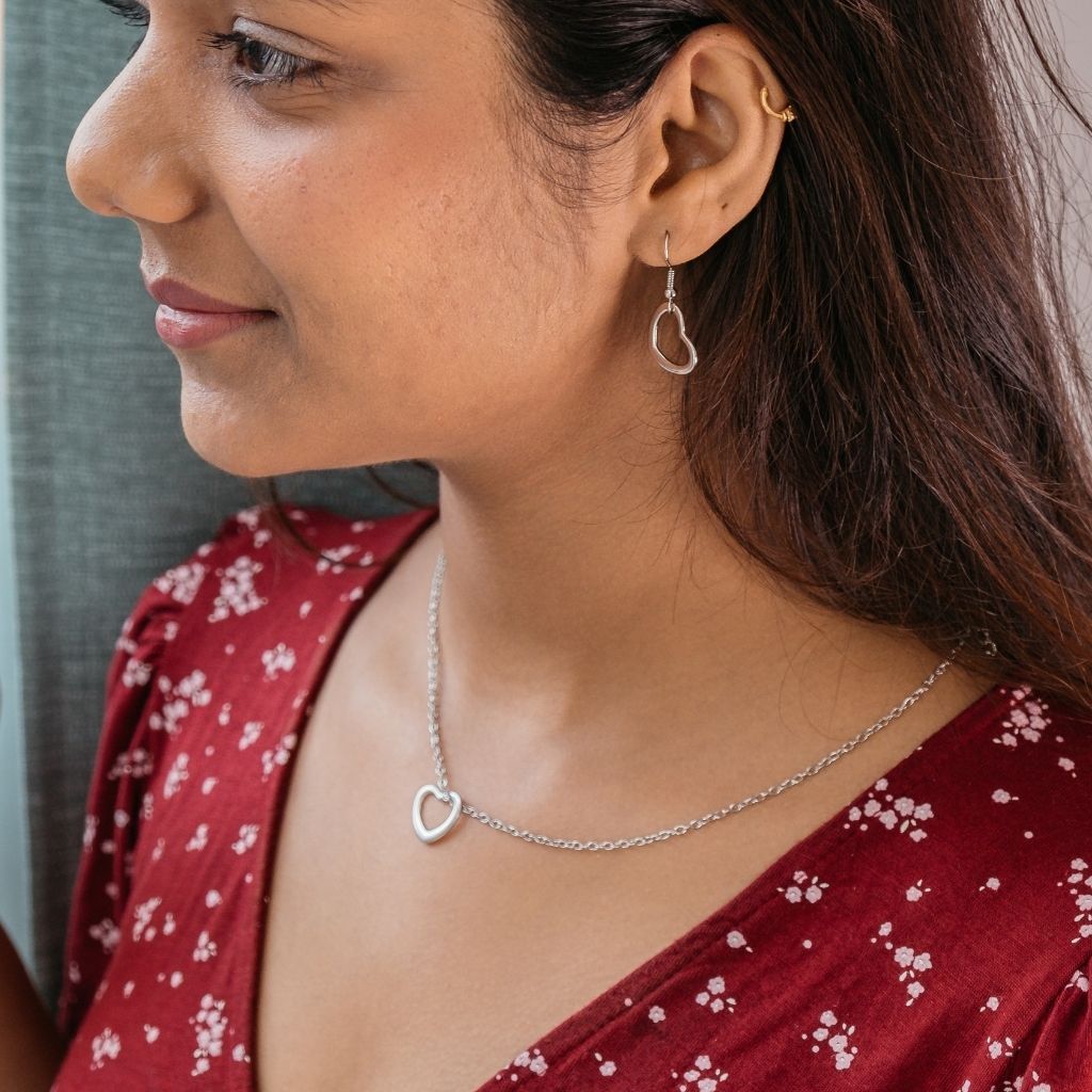The Colourful Aura Open Small Hollow Heart 46 cm Silver-Tone Minimalist Pendant Necklace