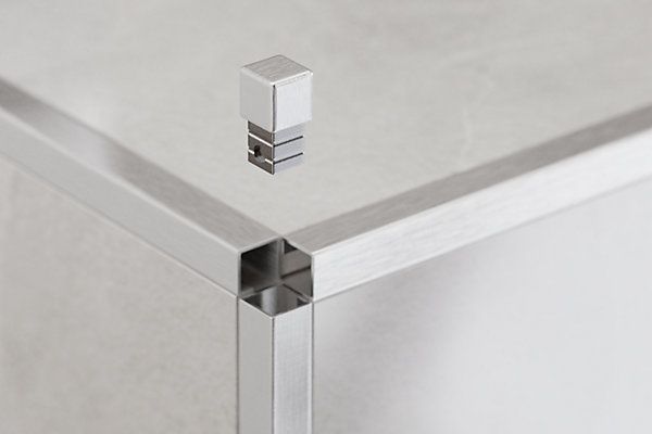 Finition angulaire Ilcom PQ en acier inoxydable pour profils ArgentSatiné - 0,8 mm x 0,8 mm