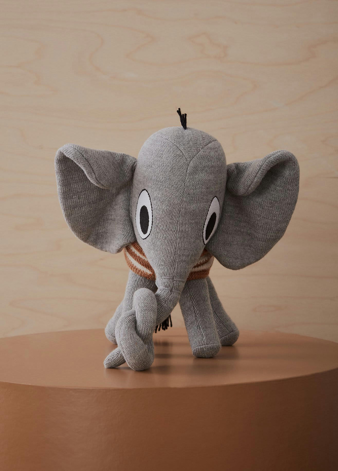 ELEPHANT - Peluche Henry l'éléphant gris en coton et en polyester H23x22x12cm