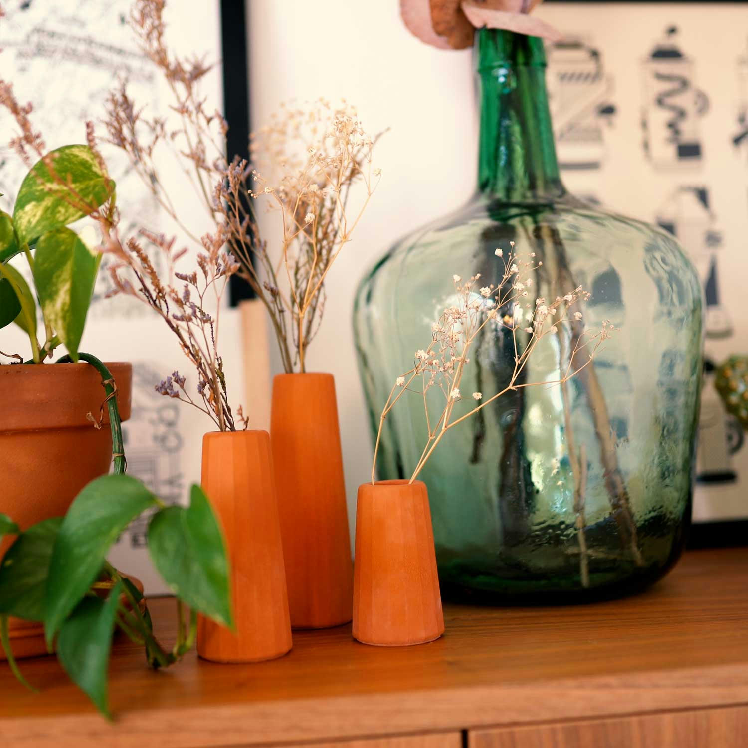 FACETTE - Vase soliflore béton terracotta (grande taille) H16cm