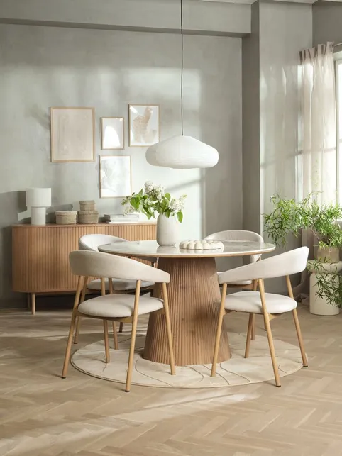 KLIPLEV Ø120 bord marmor/natur eg + 4 EJSING stole beige