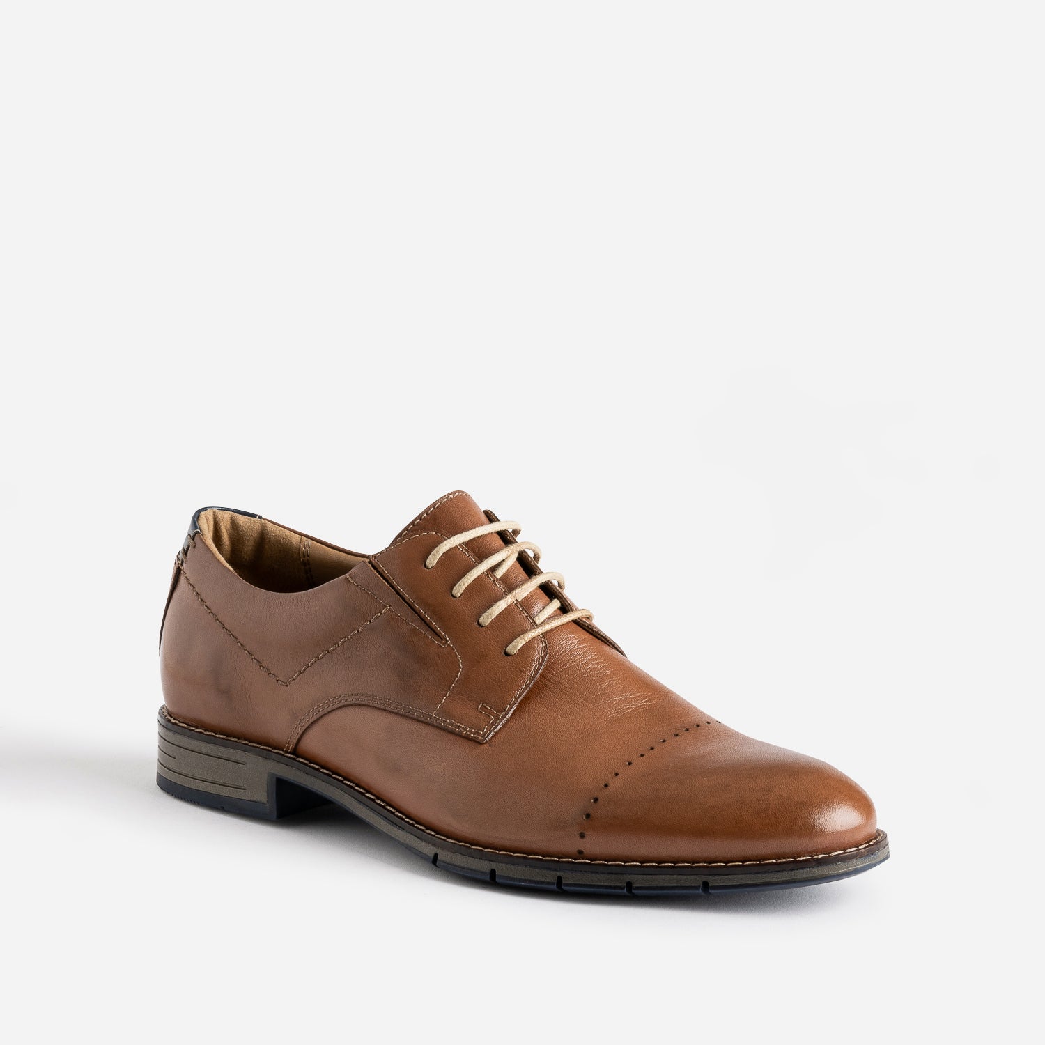 Derby cognac en cuir ligne perforée