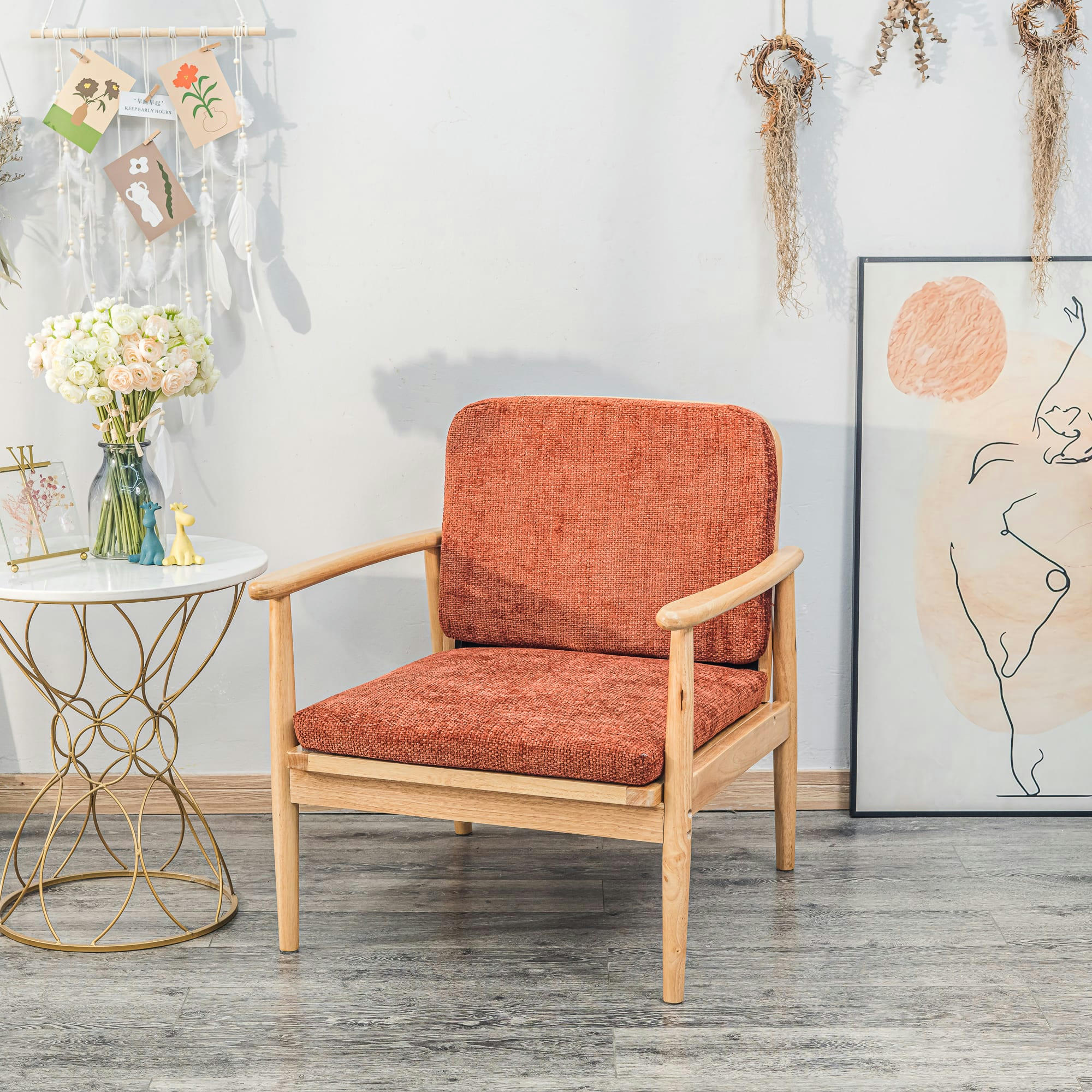 - Fauteuil de salon en bois massif et tissu terracotta