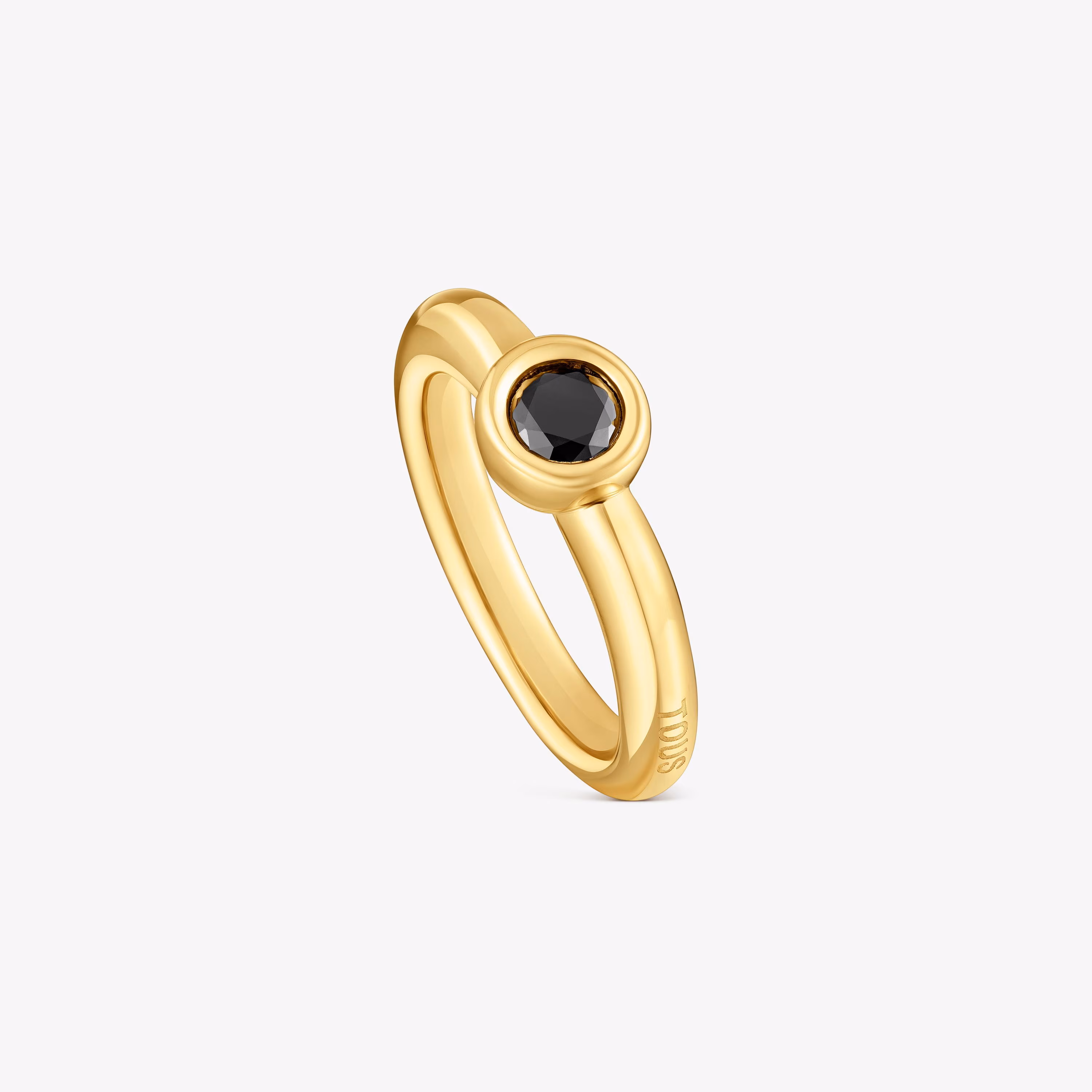 Anillo ancho con baño de oro 18 kt sobre plata y espinela negra Line