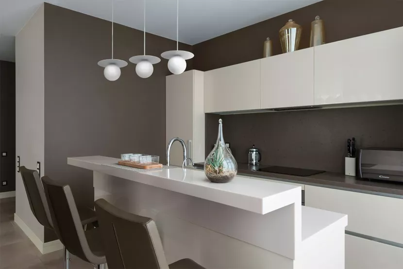 Lampa wisząca biała ROBIN 1xG9x10W wym: 95x18x18 cm Kaja