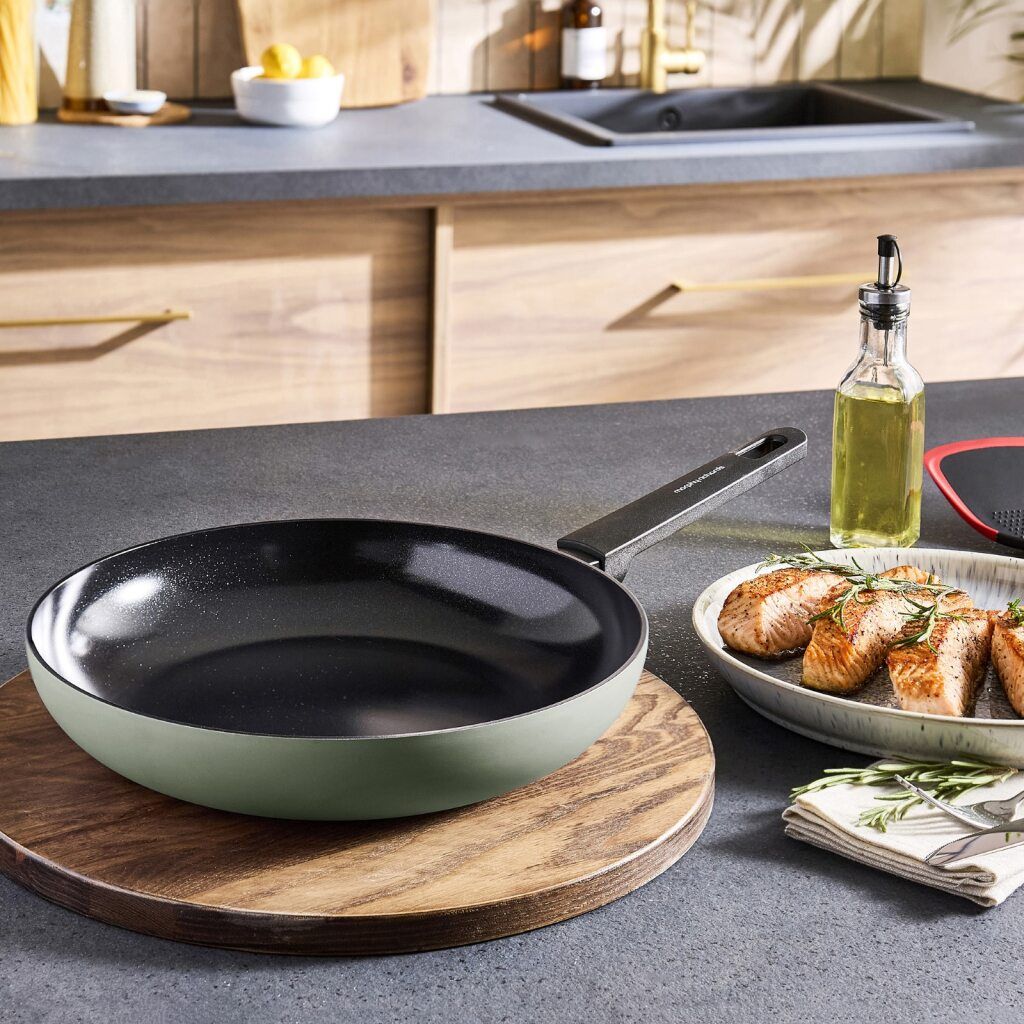 Morphy Richards 28cm Aluminium Frying Pan