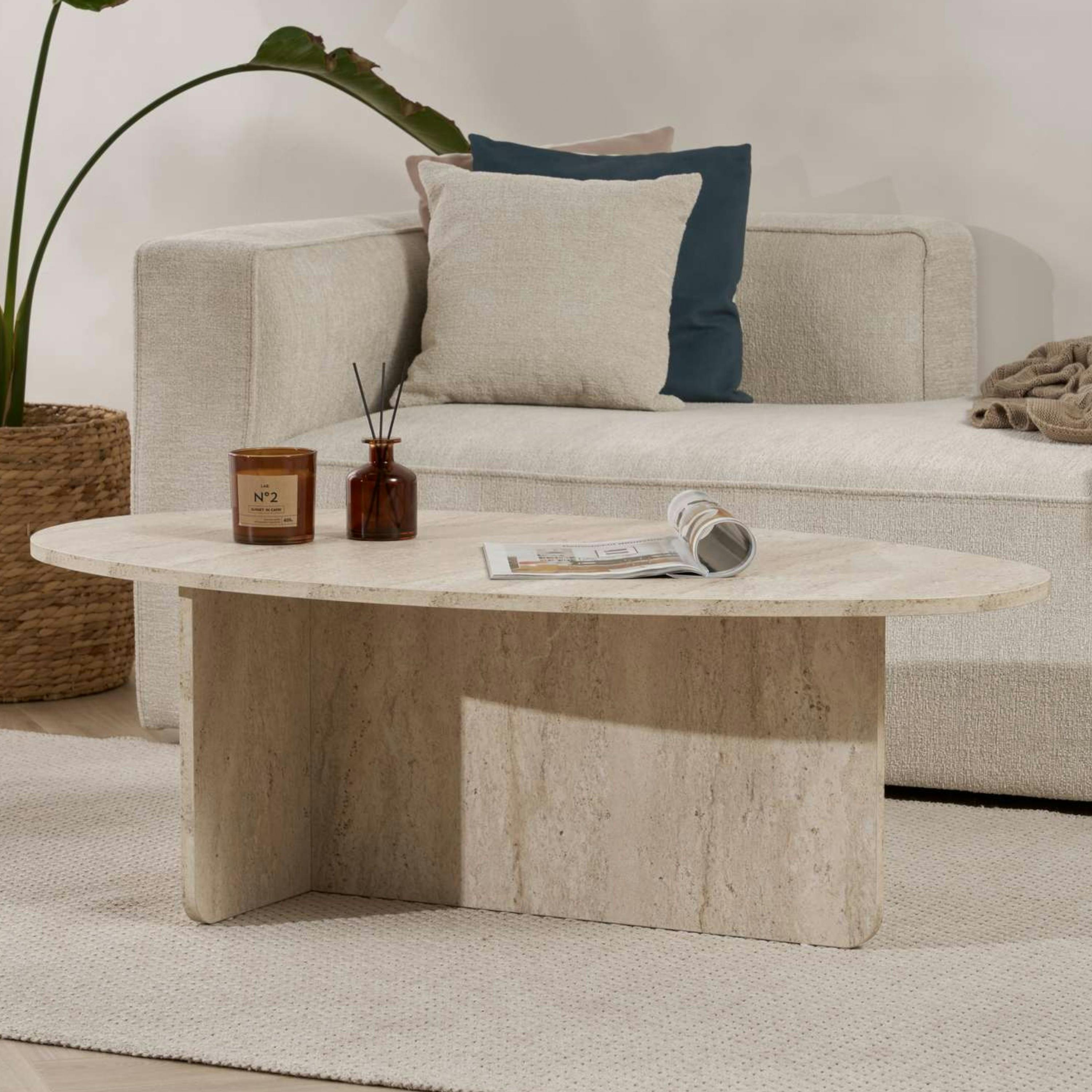 Table basse moderne ovale effet travertin – pied en T MARFA