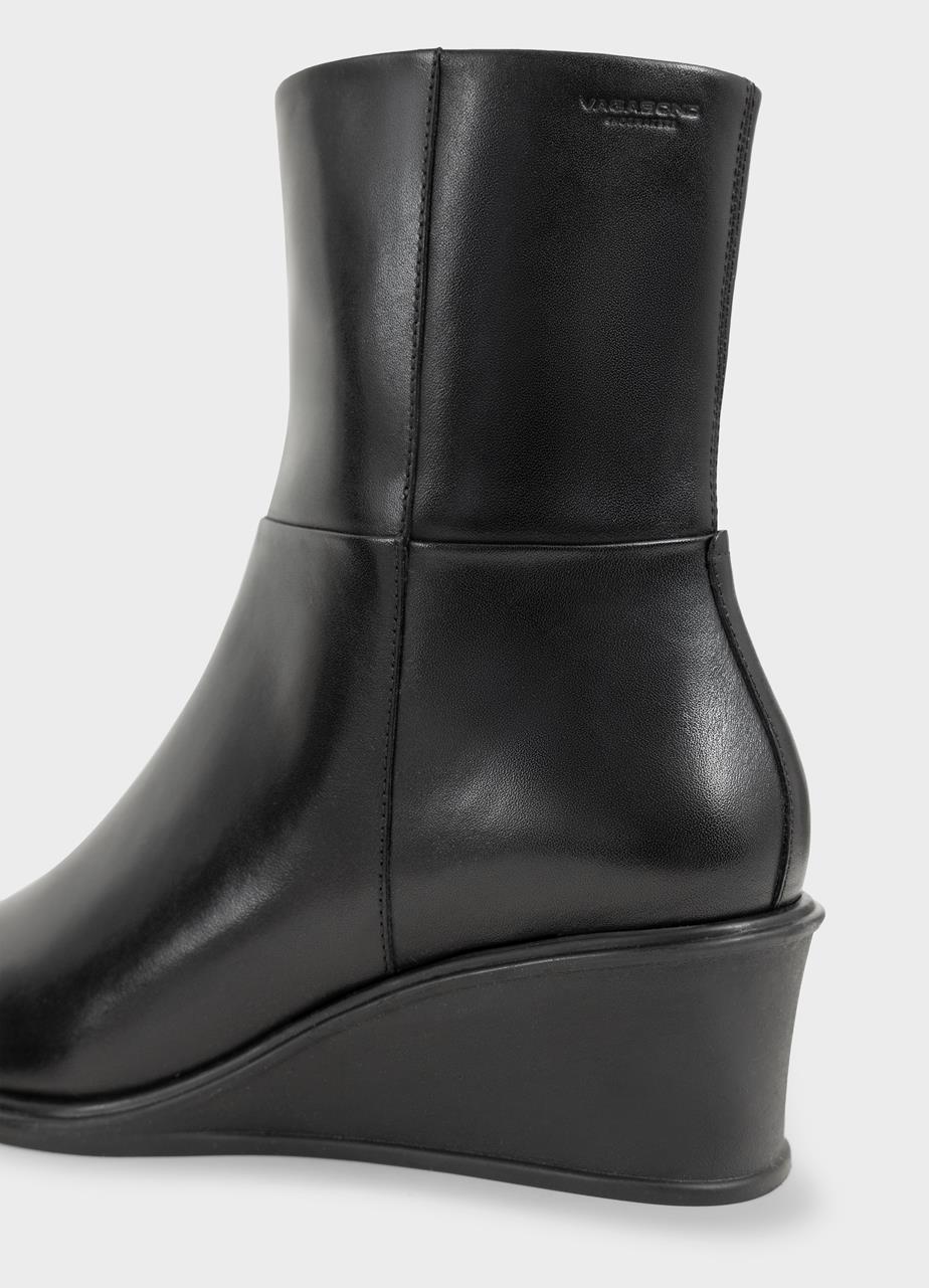 Aino Boots