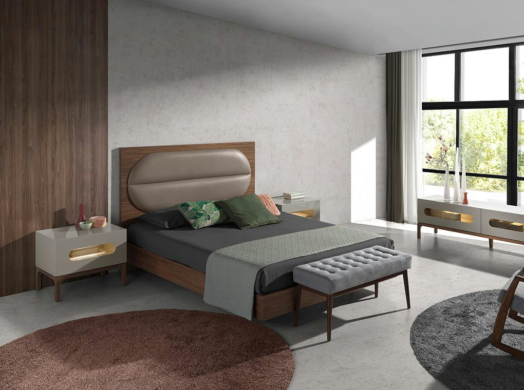 - Lit de noyer et croûte de cuir Vison