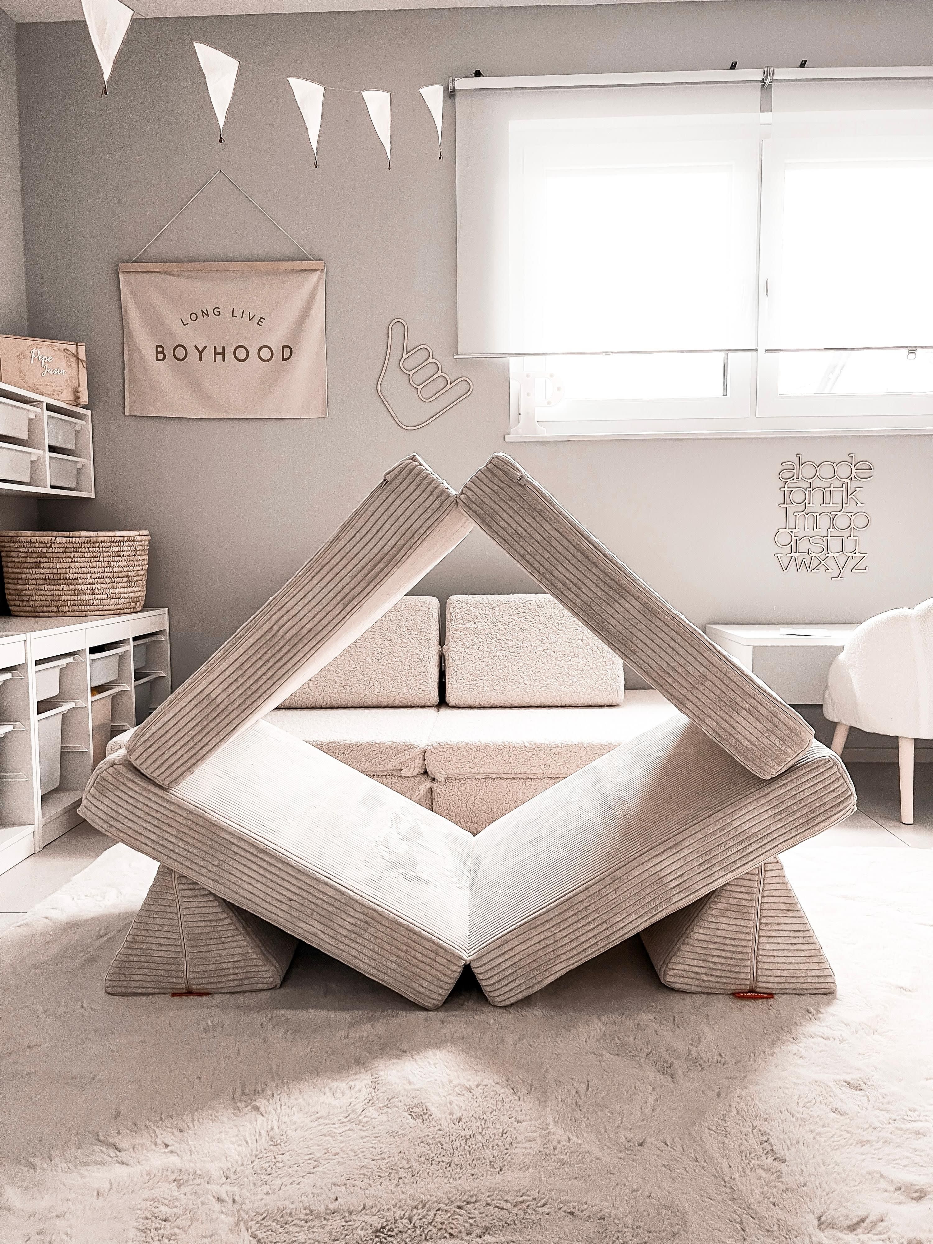 Modulares Spielsofa Mila aus Cord, handgefertigt