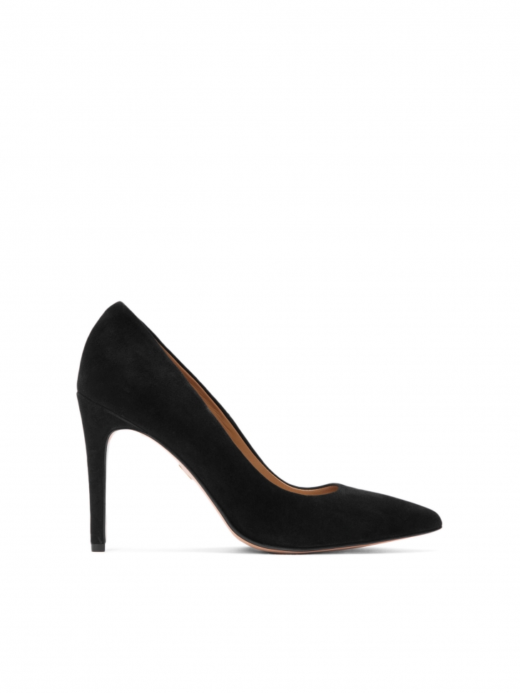 Ladies' black pumps