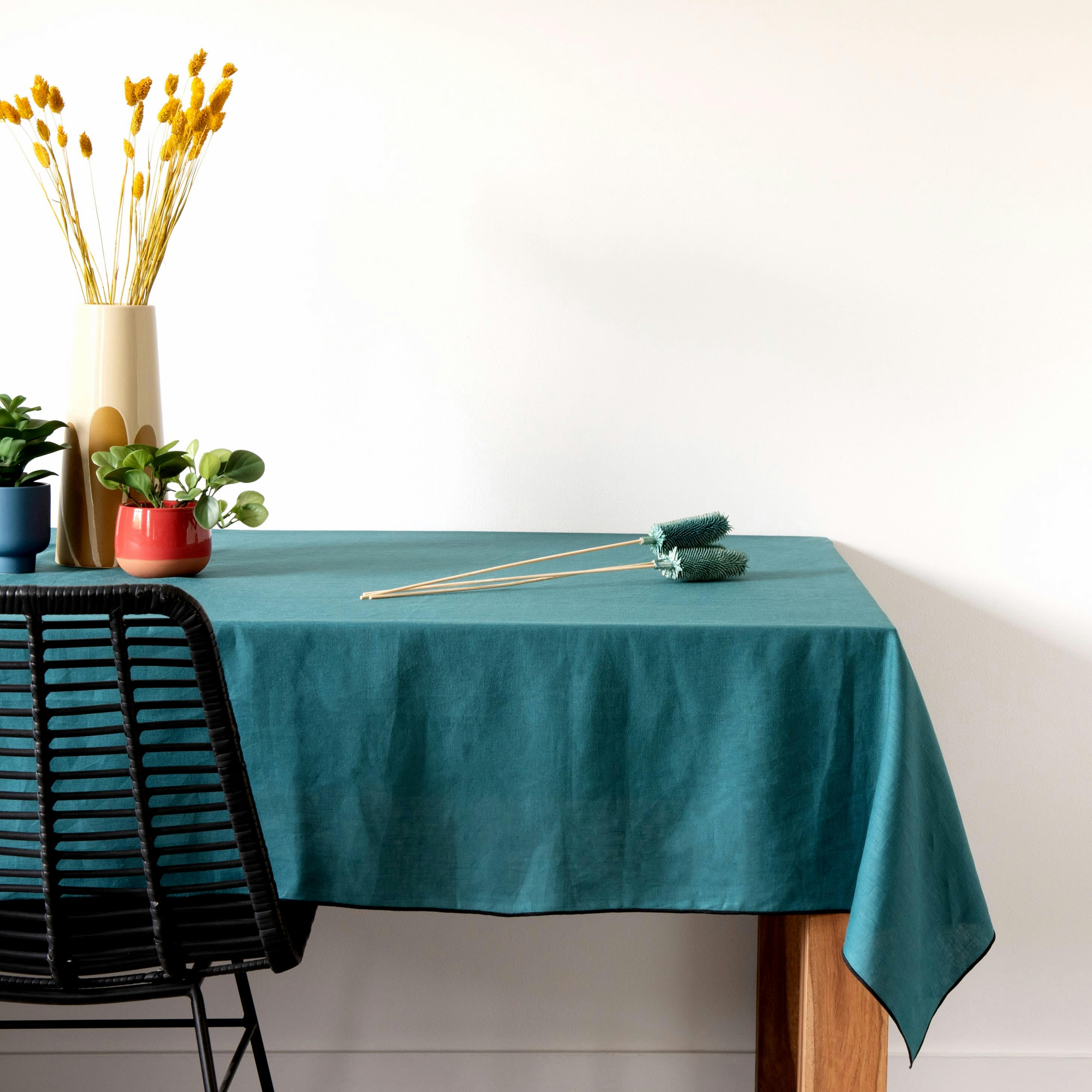 - Nappe en lin bleu canard 150x250