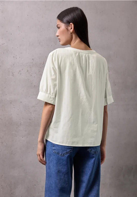 Kurzarmbluse mit Stickerei