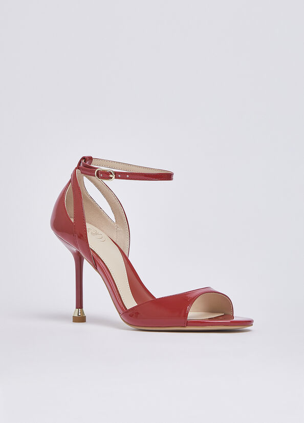 Sandali in vernice con tacco