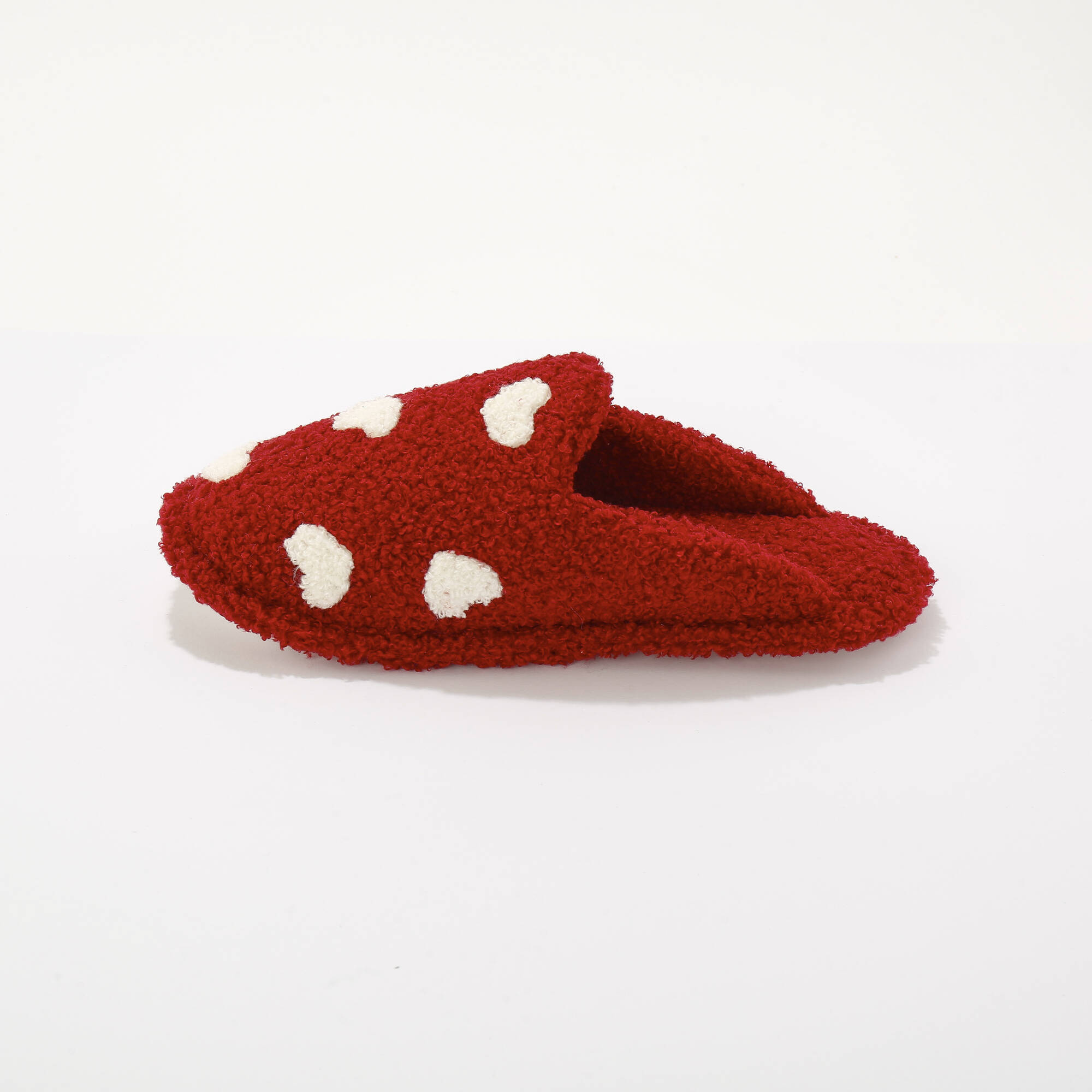 Chaussons forme mules imprimé coeur