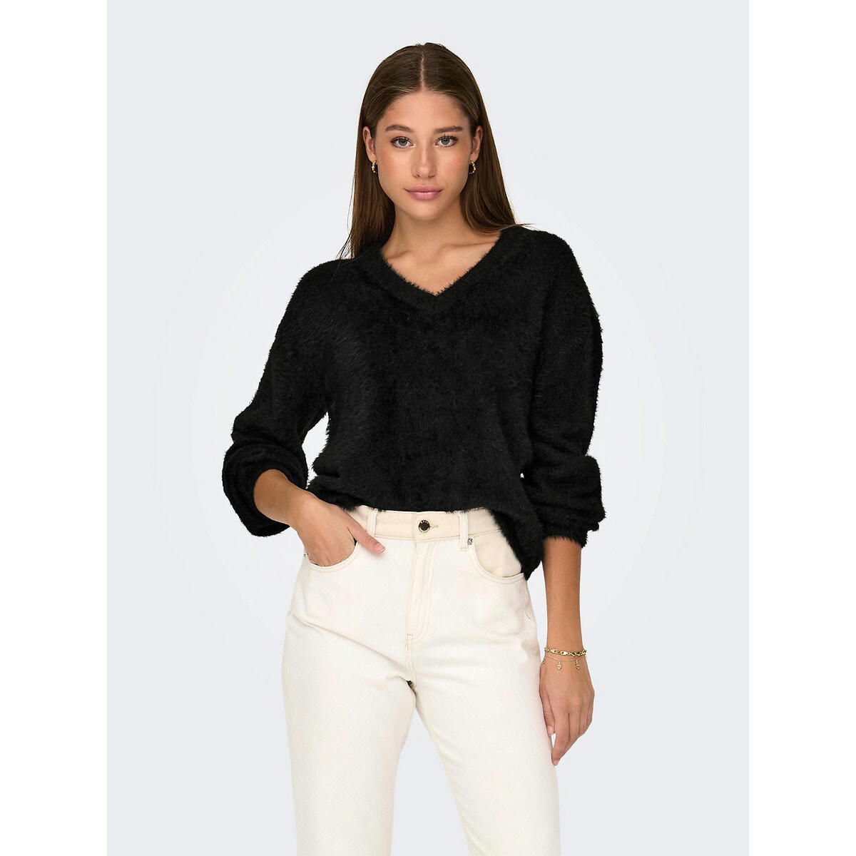 Pull col V en maille poilue