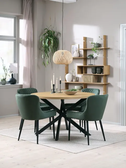 NORTOFT Ø120 bord vam eg + 4 PEBRINGE stole velour grøn