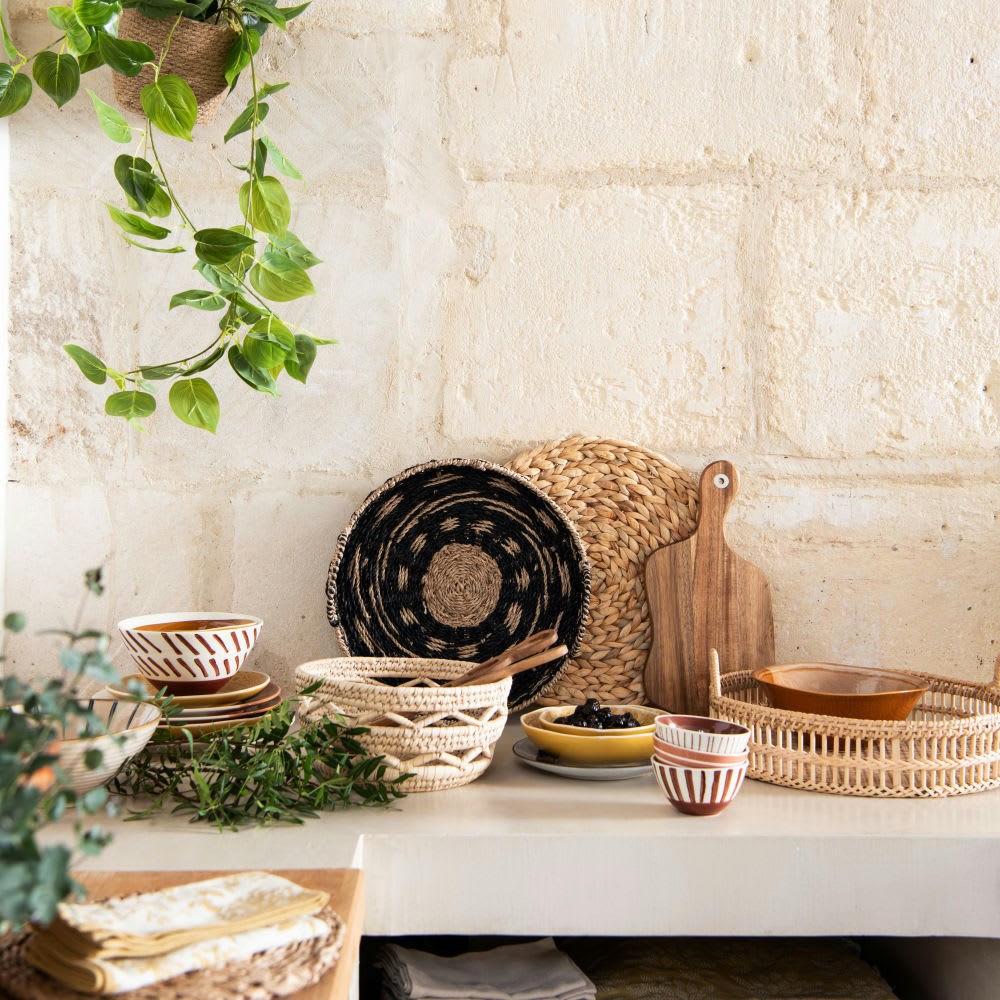 - Set de table rond en fibre végétale tressée