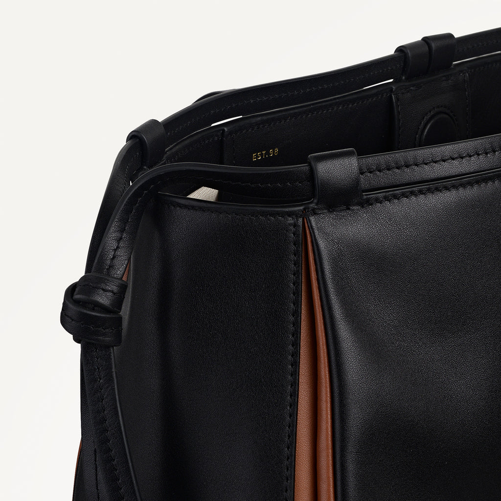 The Connaught - Large Open Top Shoulder