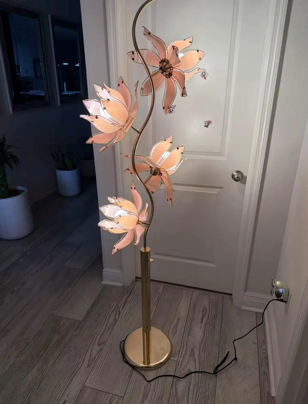 Modern Lotus LED Floor Lamp