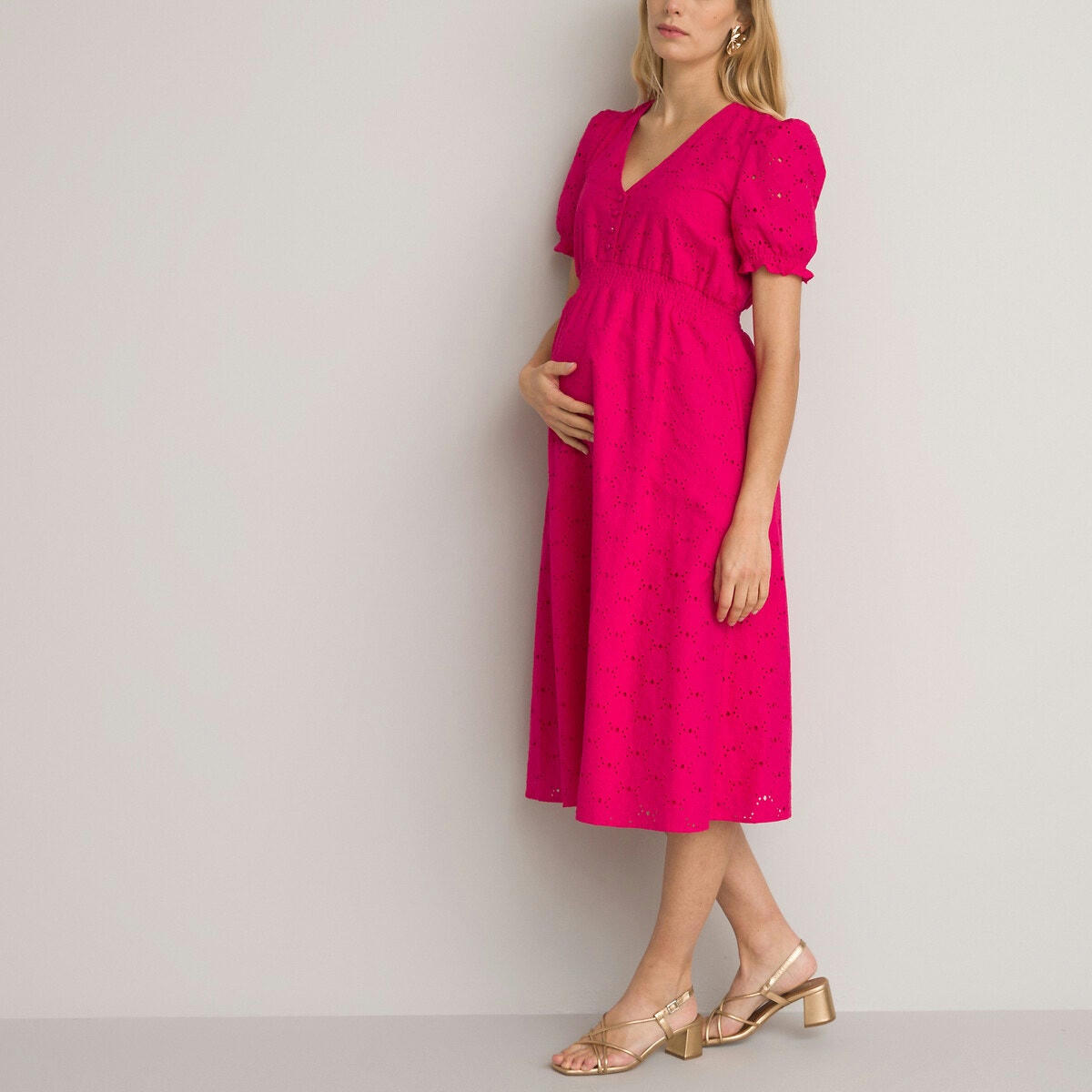 Robe de grossesse en broderie anglaise