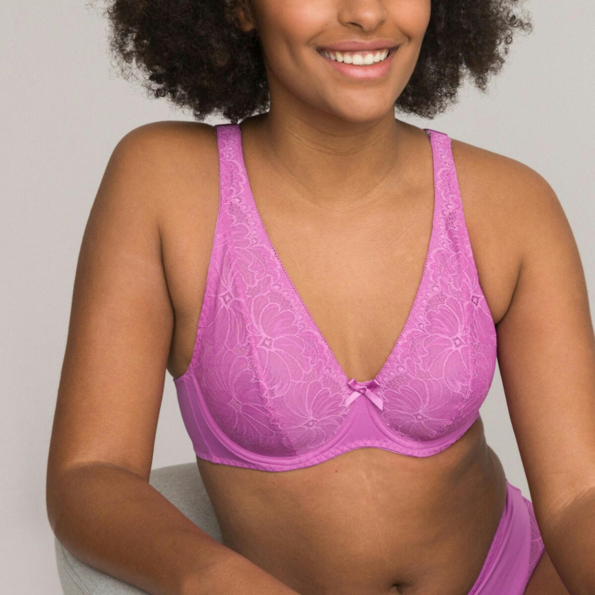 Soutien-gorge foulard en dentelle